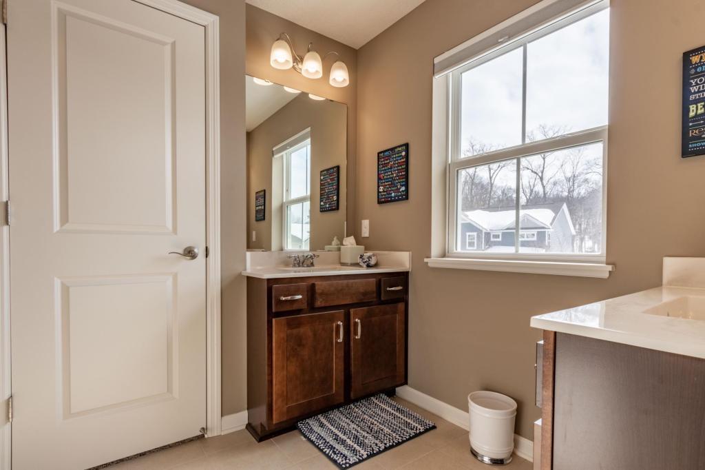 5592 Orchard Cove