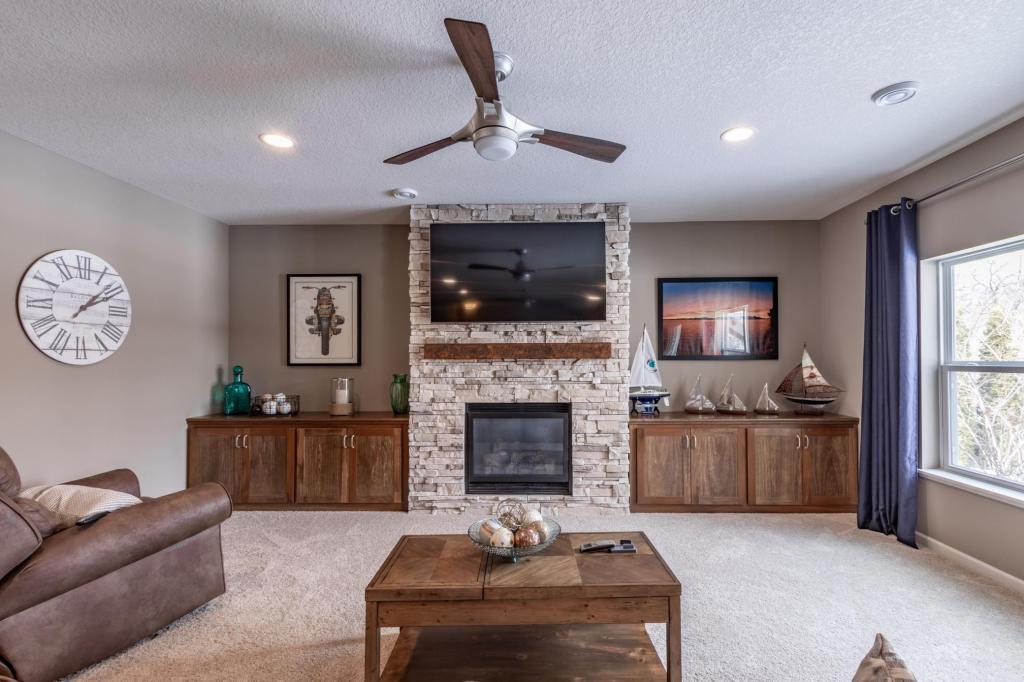 5592 Orchard Cove