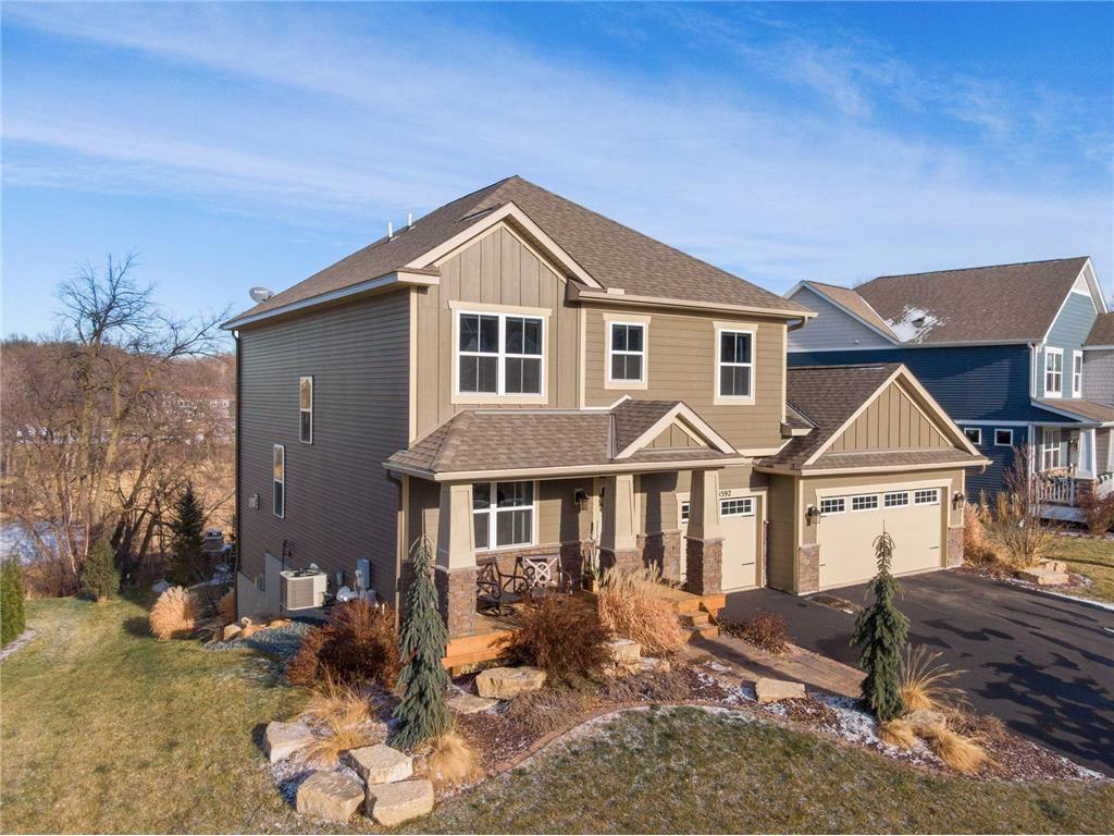 5592 Orchard Cove