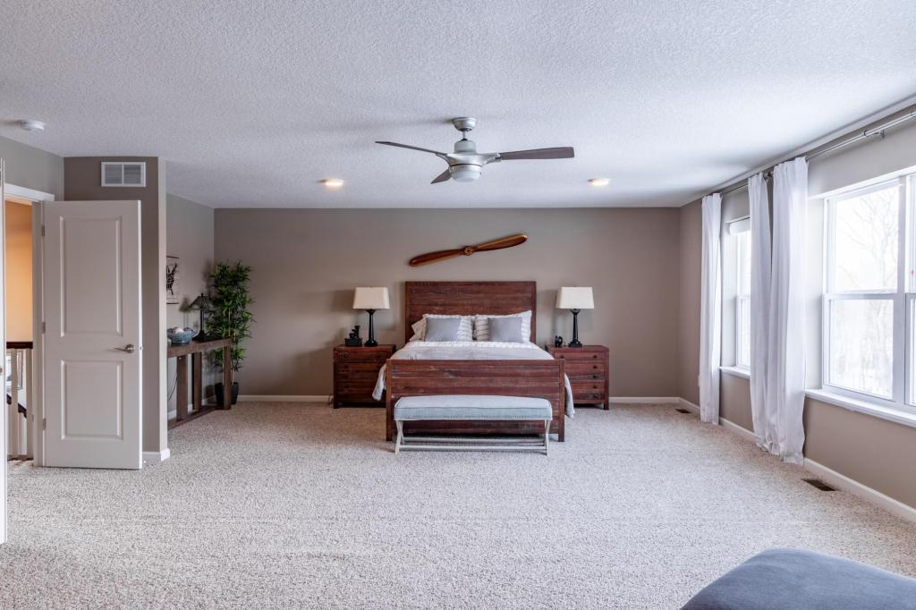 5592 Orchard Cove
