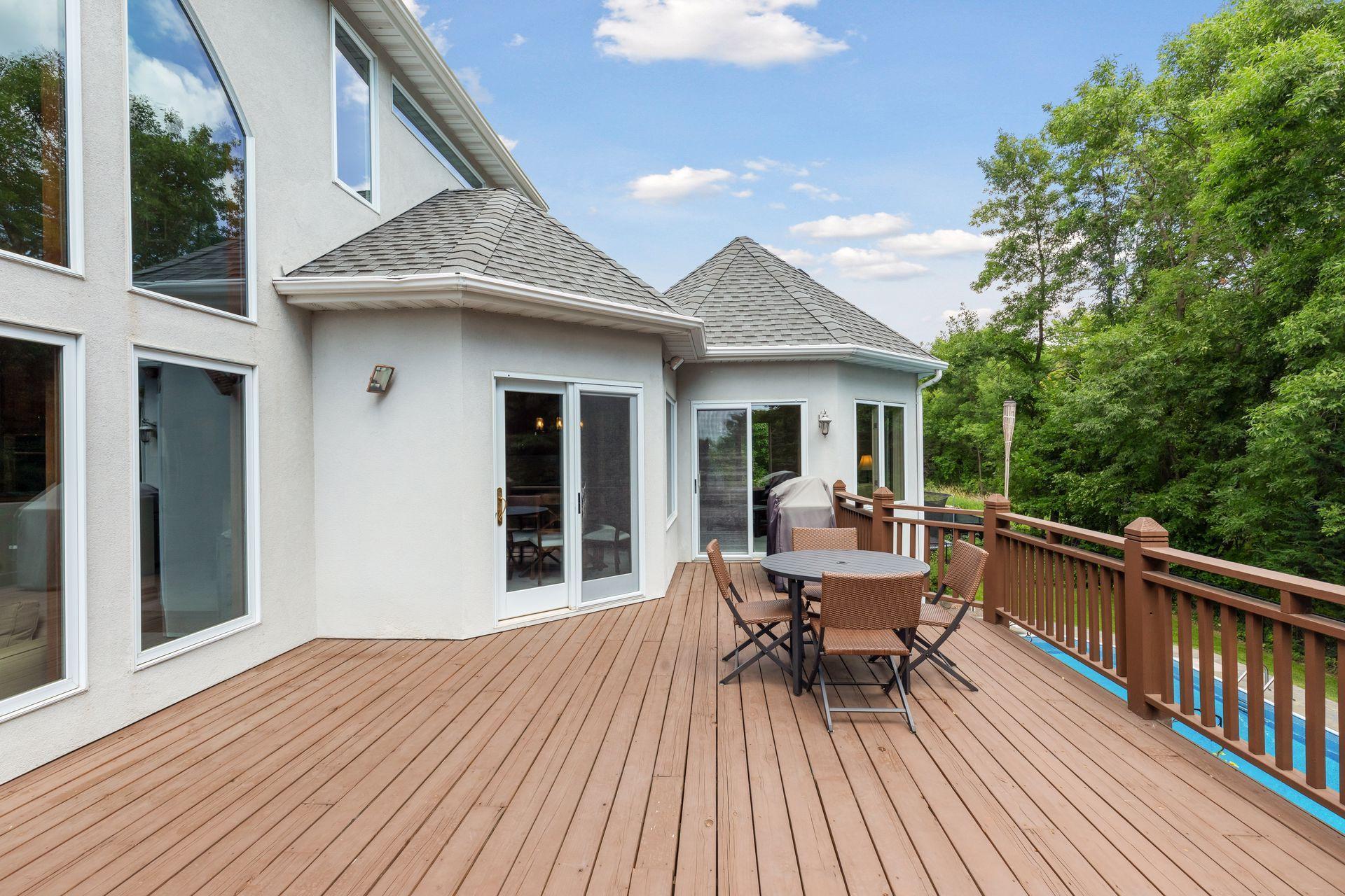 960 Bayside Lane
