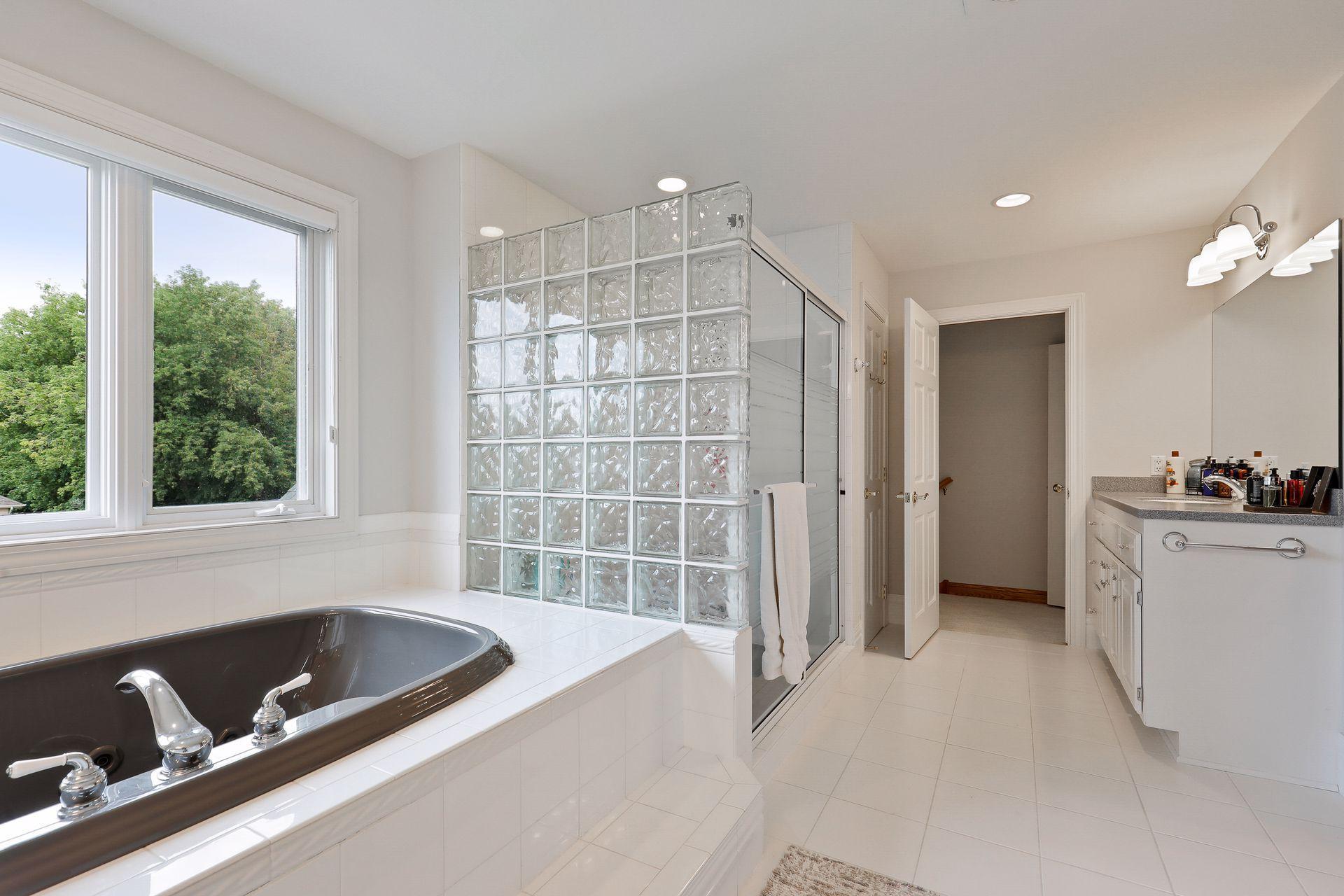 960 Bayside Lane