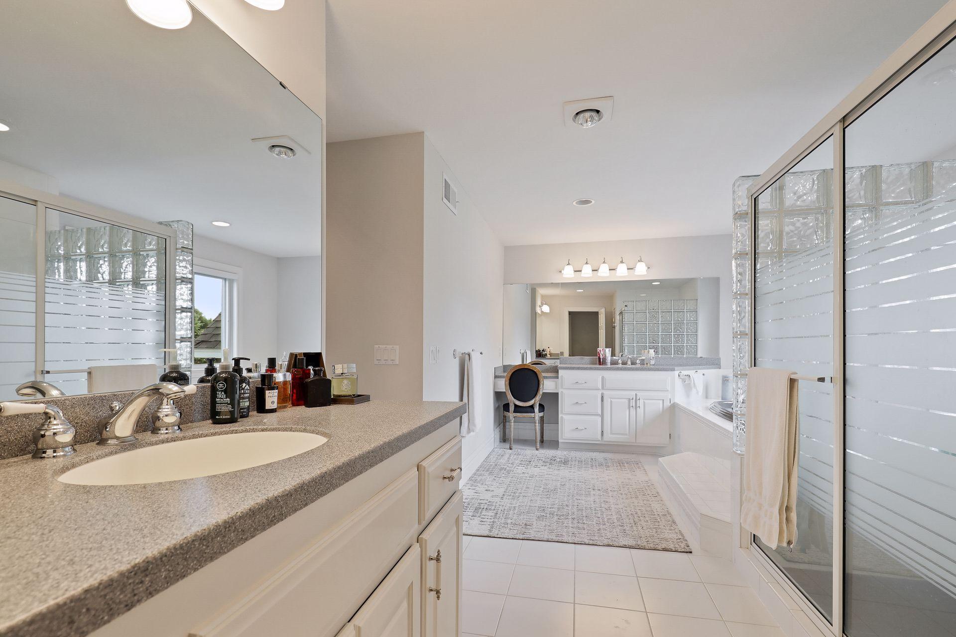 960 Bayside Lane