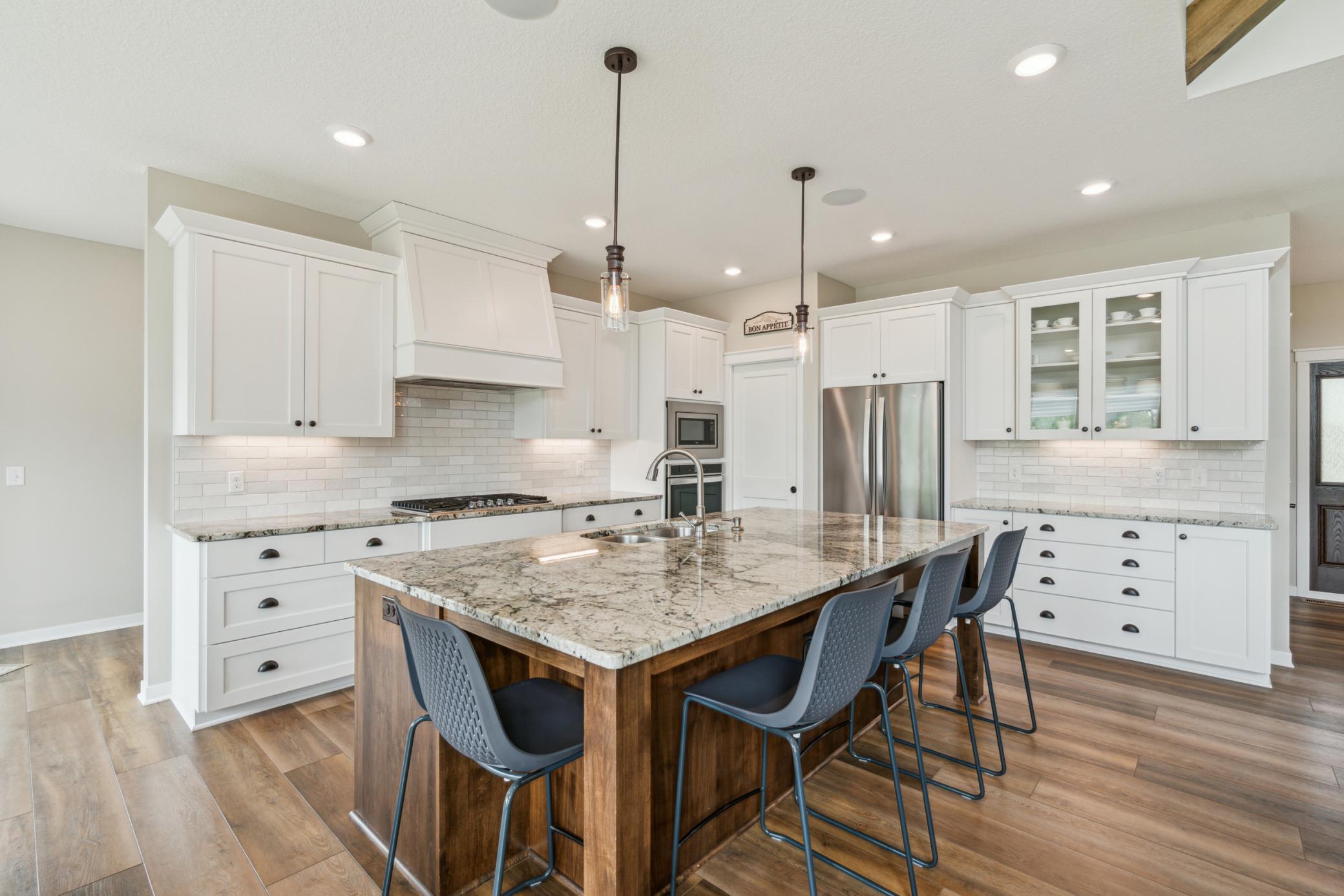 928 Pheasant Run S