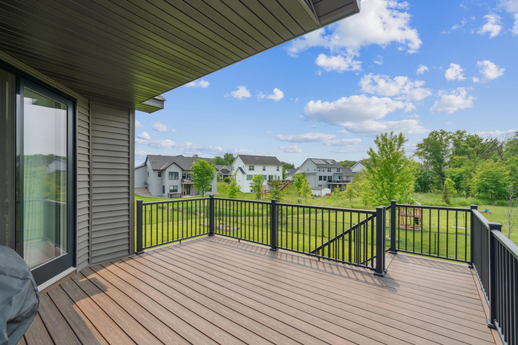 928 Pheasant Run S