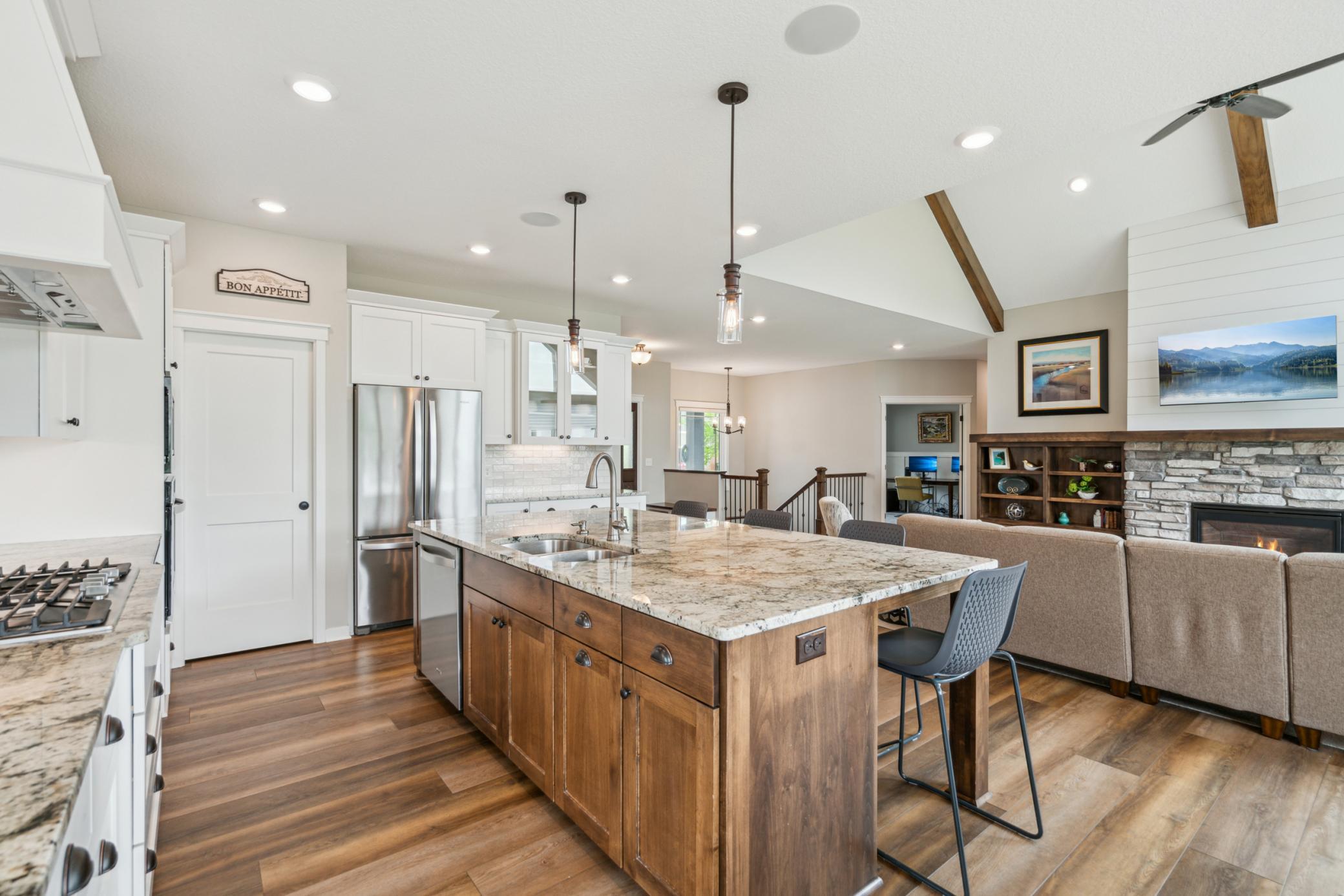 928 Pheasant Run S