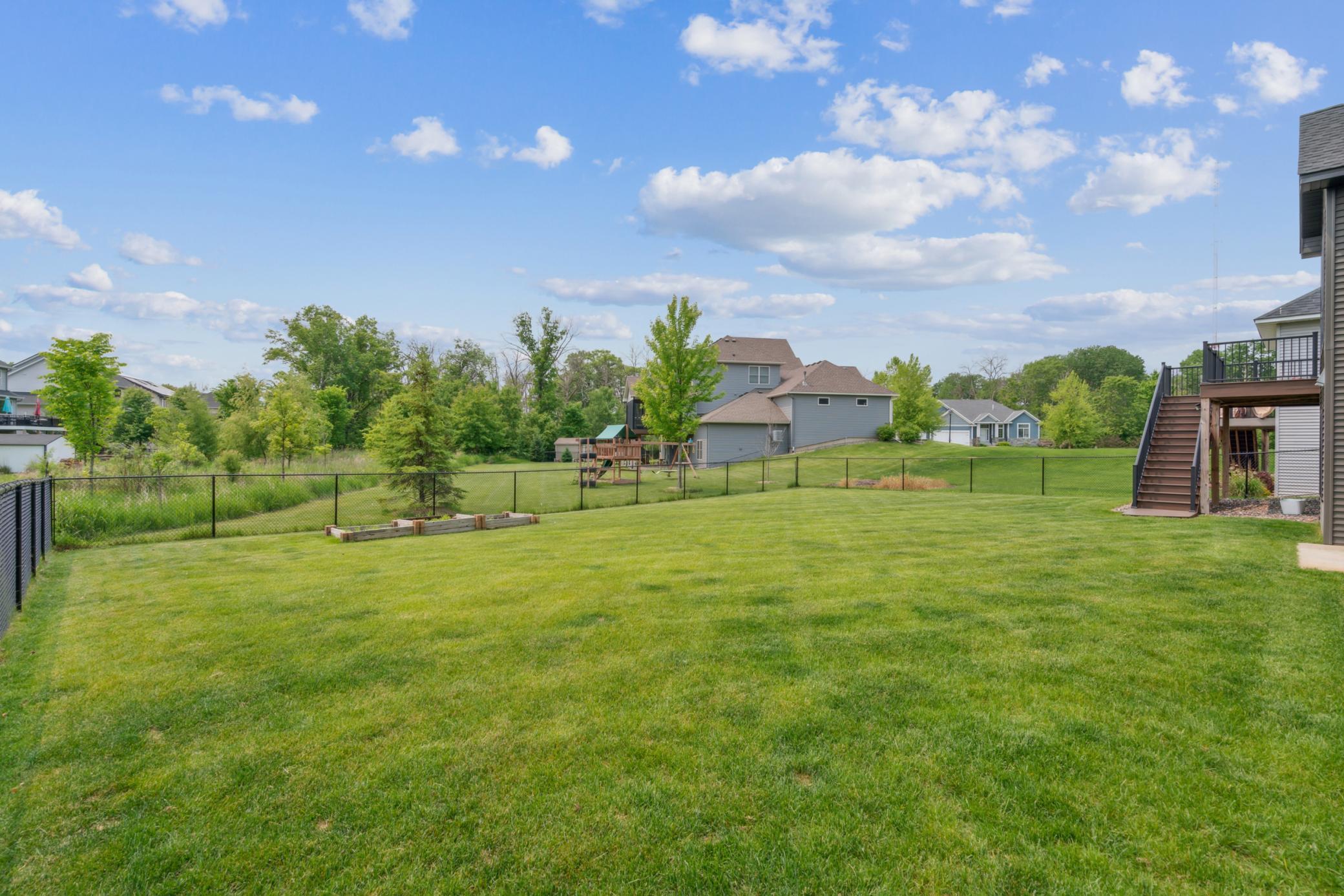 928 Pheasant Run S