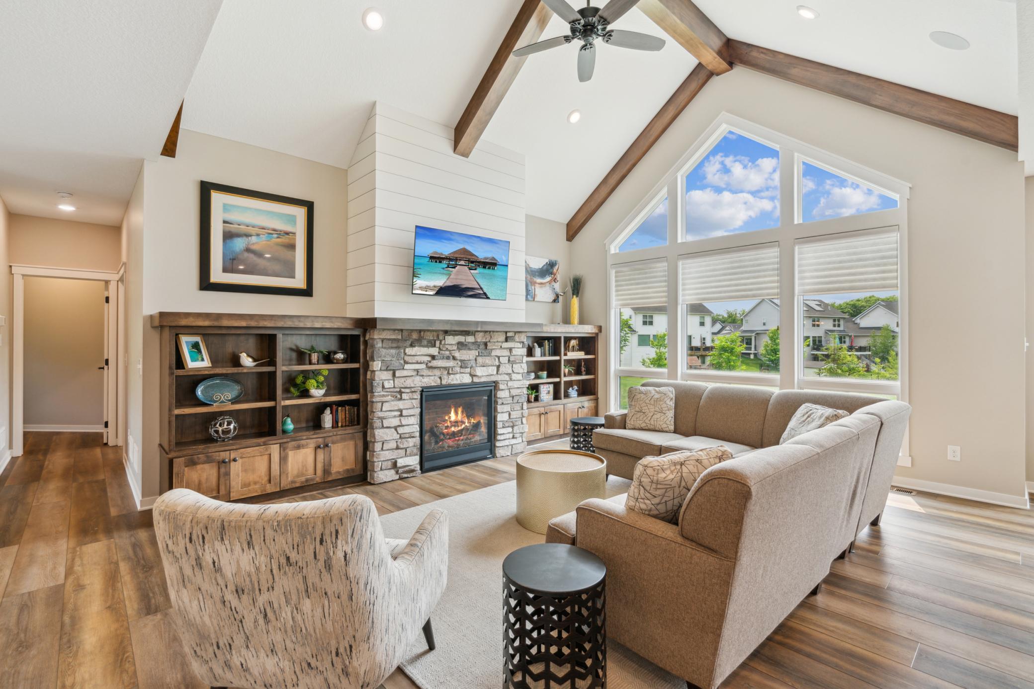928 Pheasant Run S
