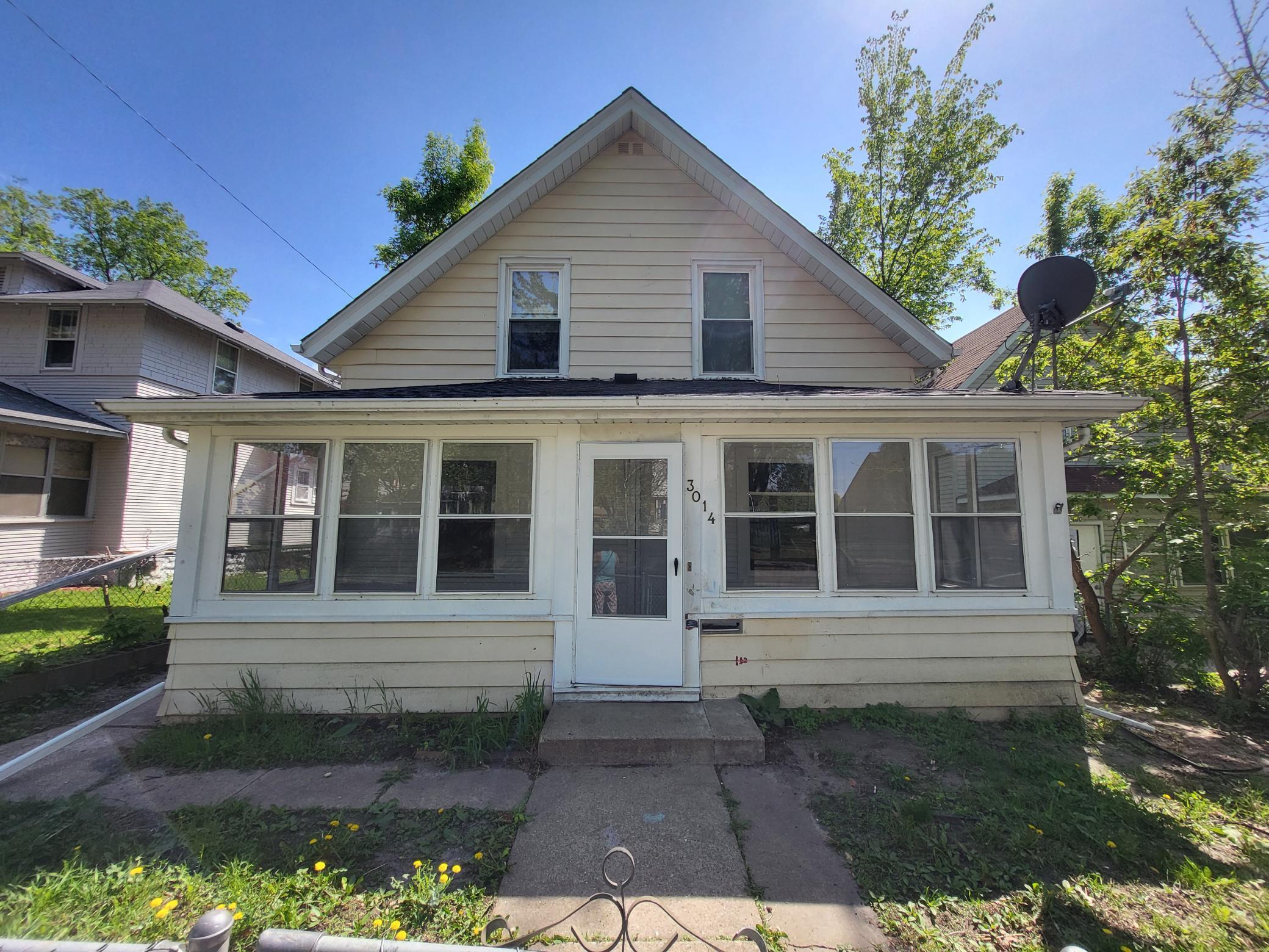3014 Russell Avenue N