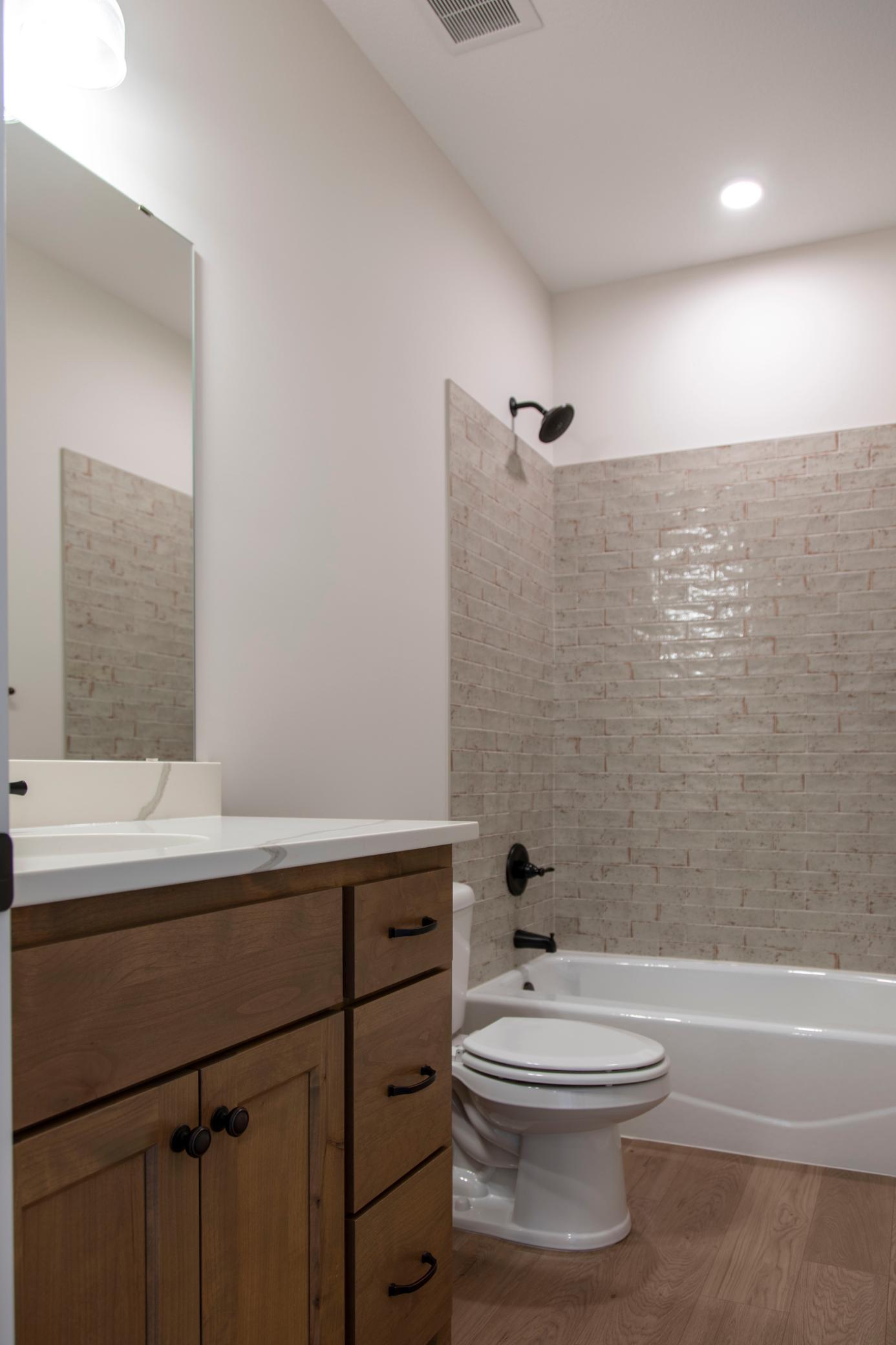 14523 Kingsview Lane N