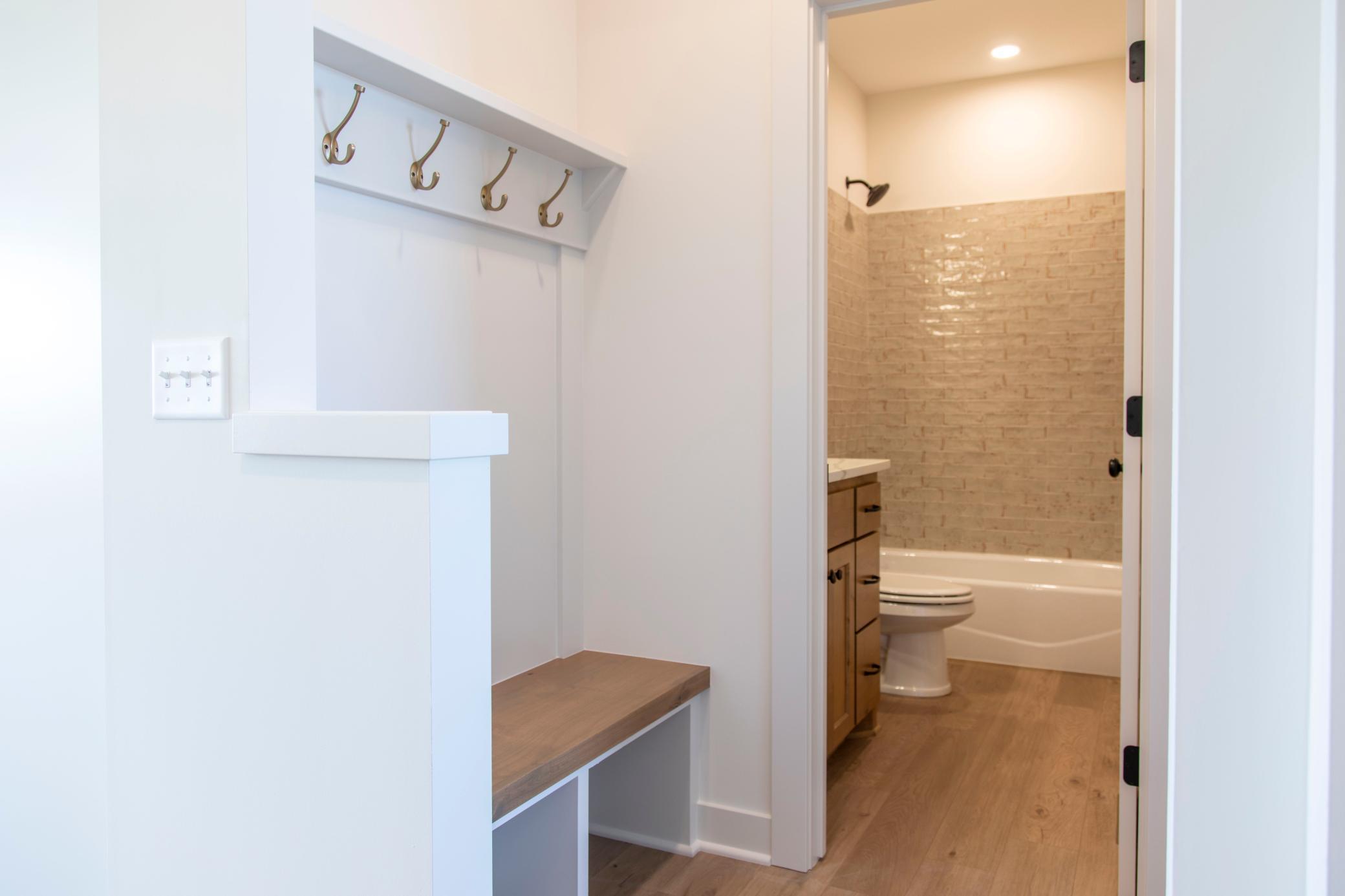 14523 Kingsview Lane N