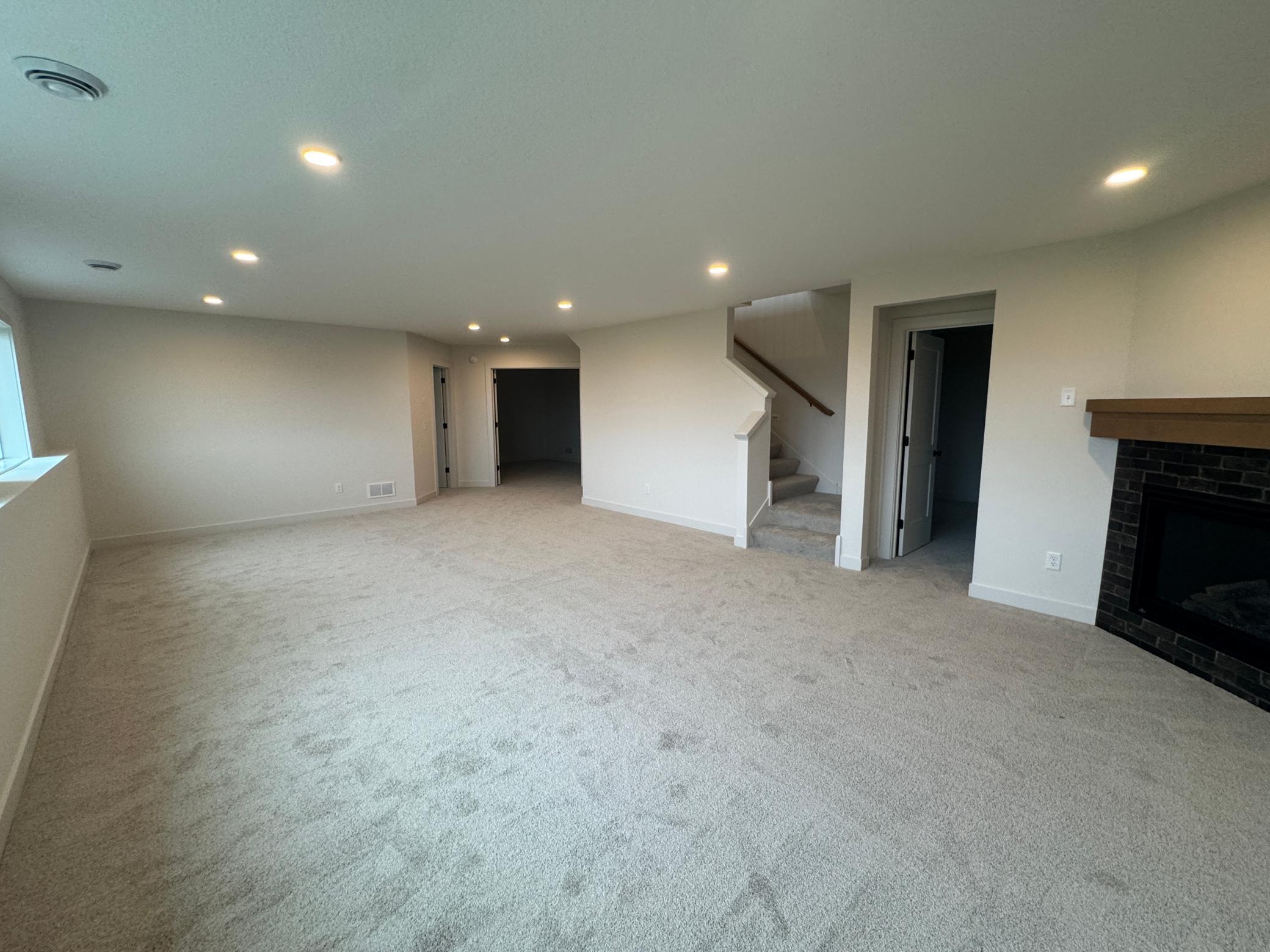 14523 Kingsview Lane N