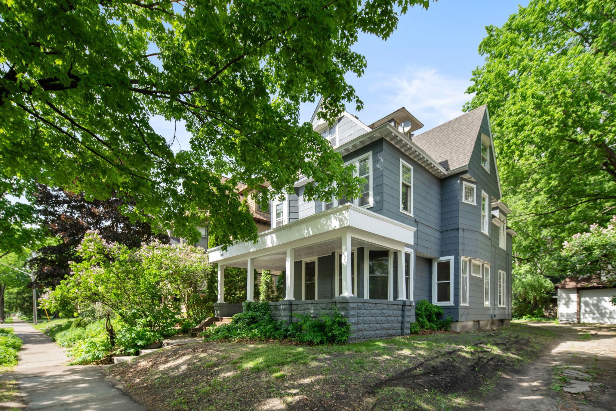 709 7th Street SE