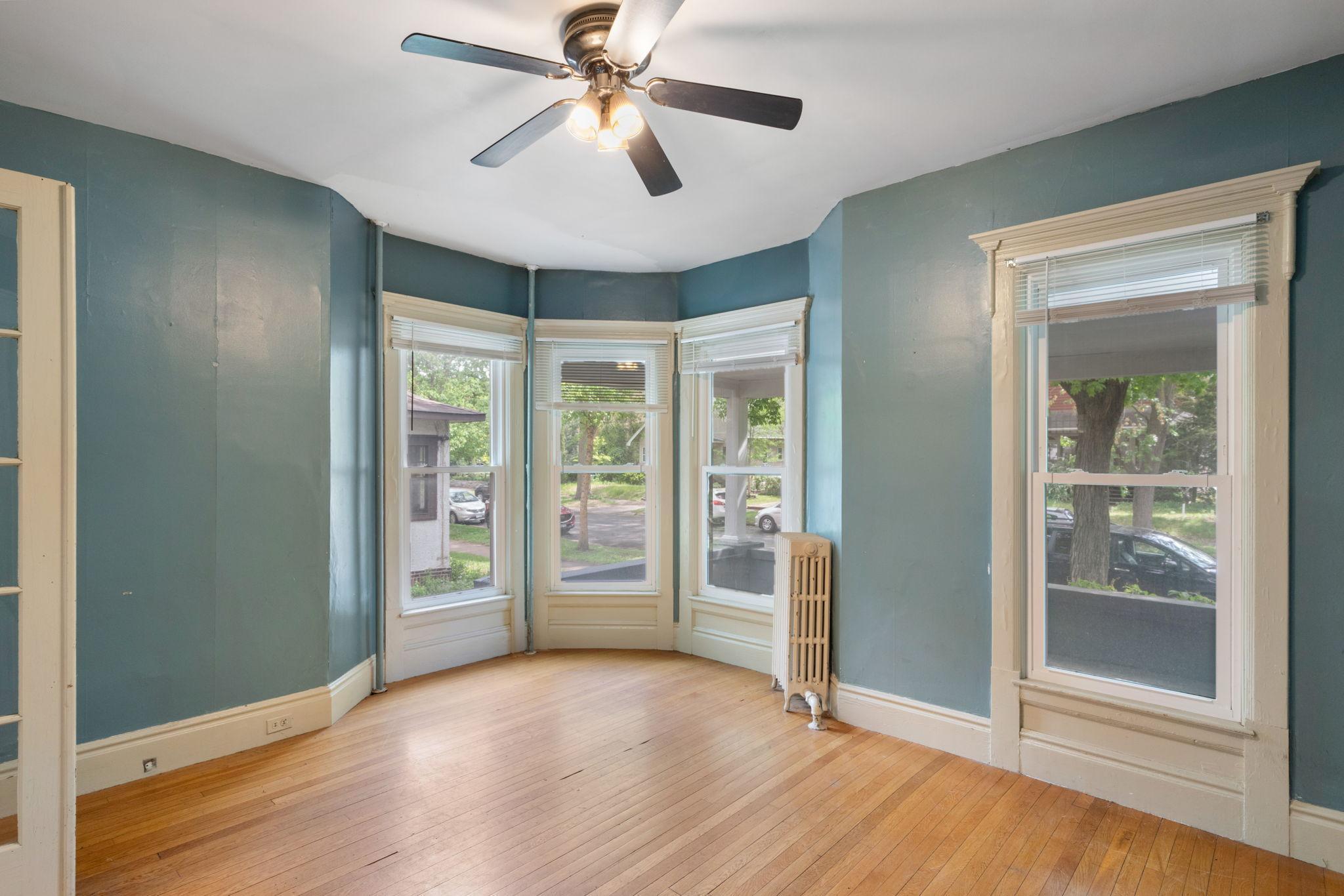 709 7th Street SE