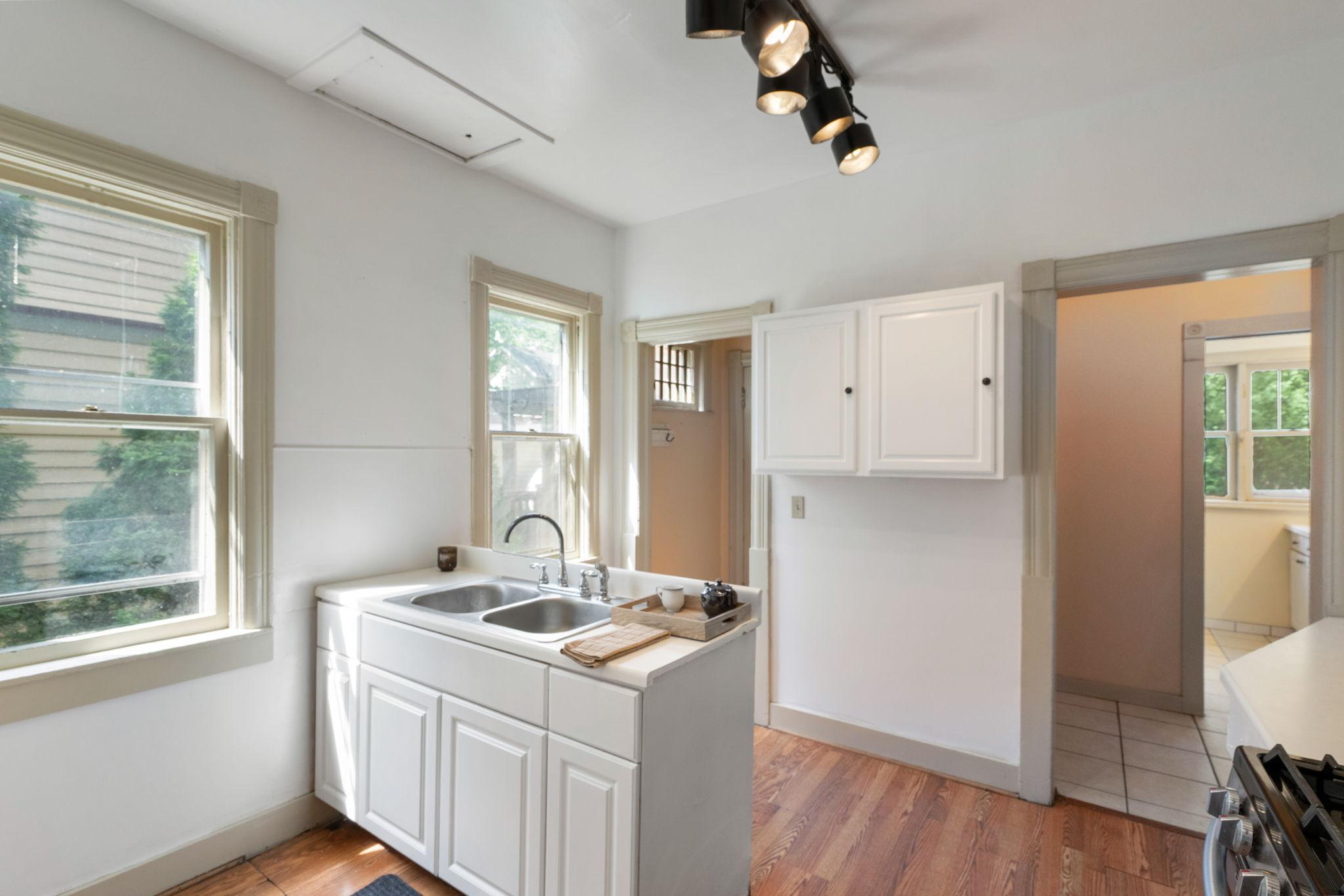 709 7th Street SE