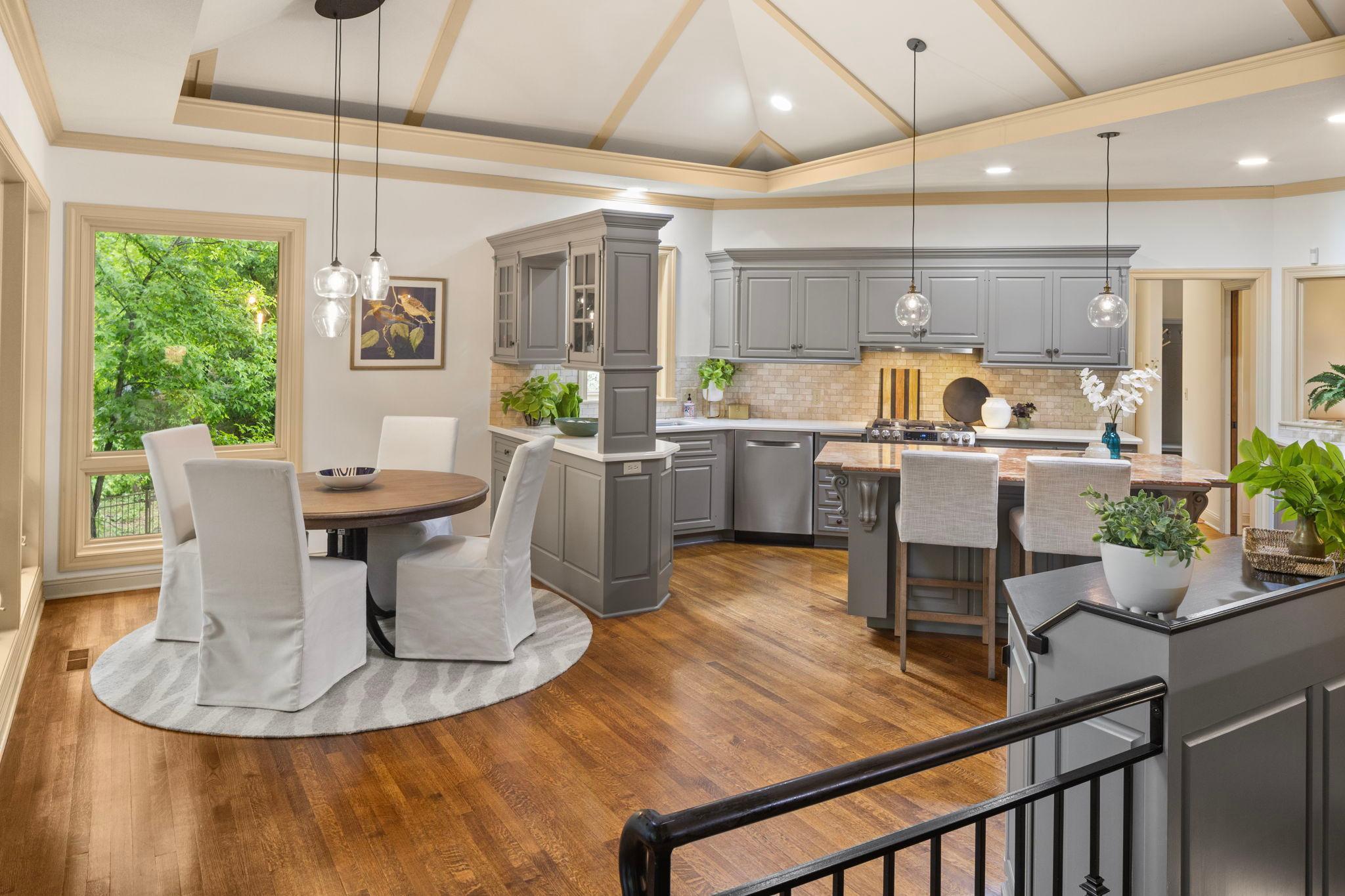 24155 Mary Lake Trail