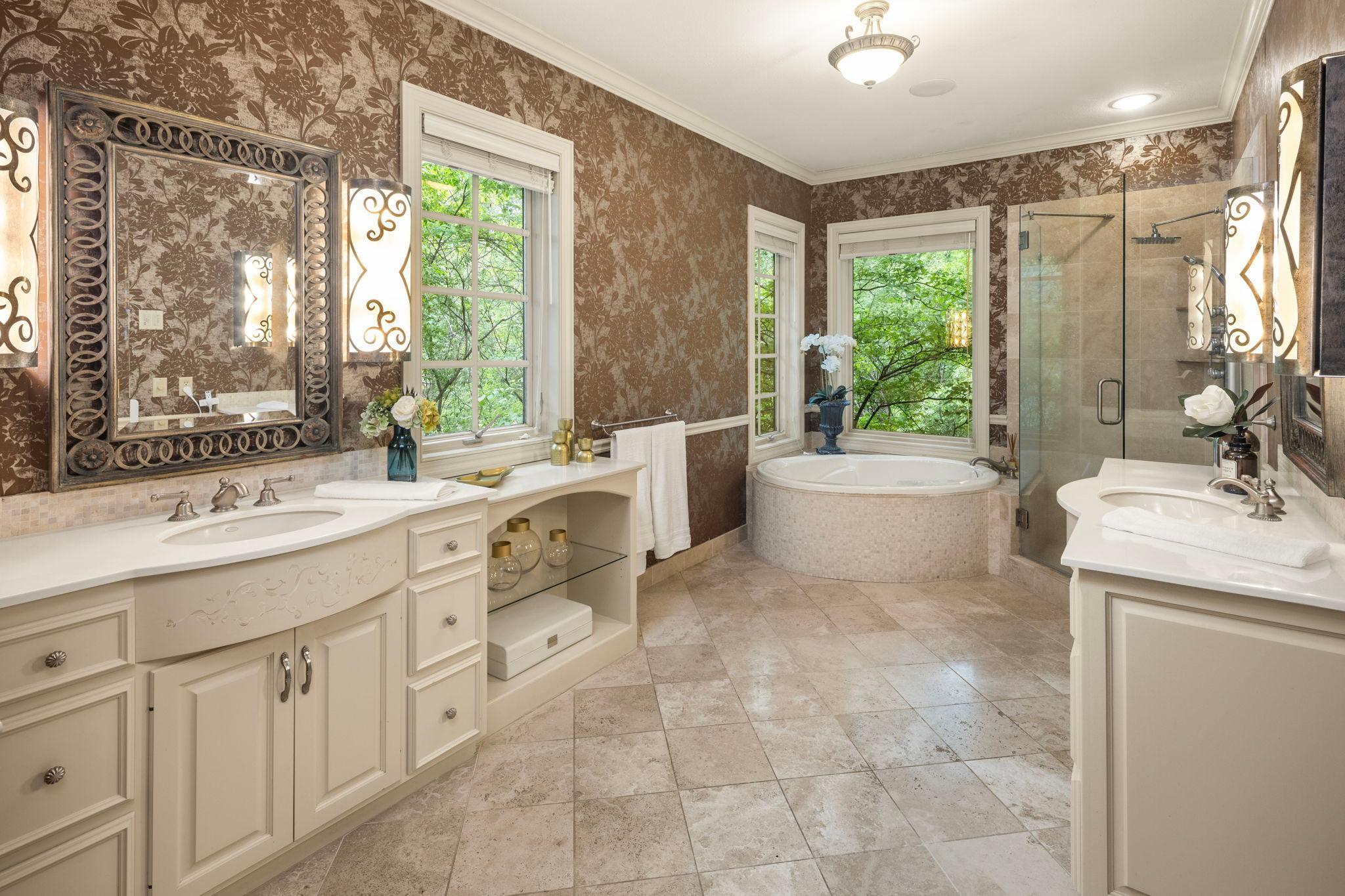 24155 Mary Lake Trail