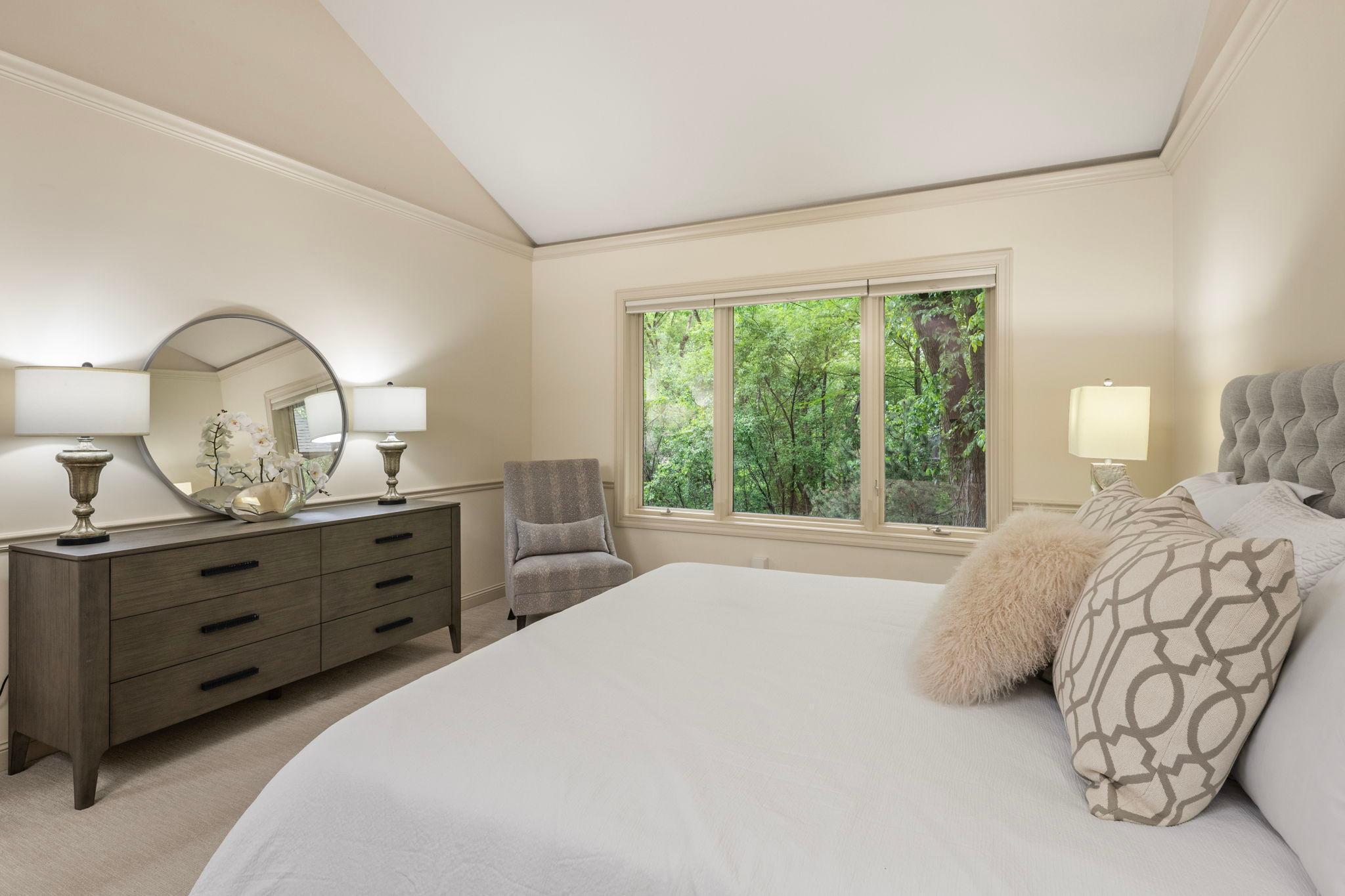 24155 Mary Lake Trail