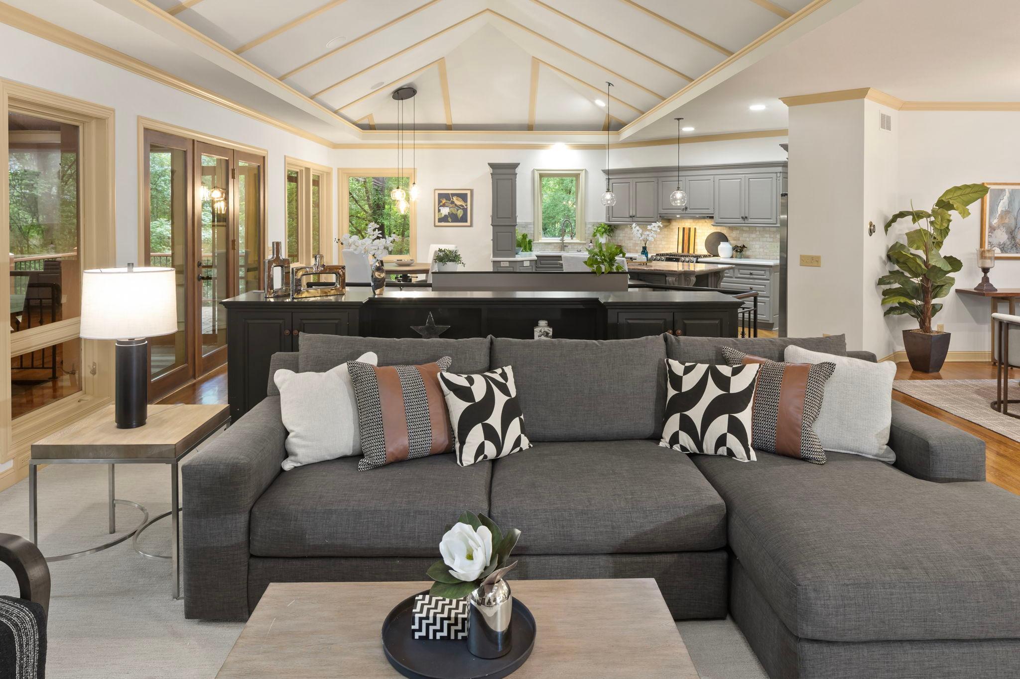 24155 Mary Lake Trail