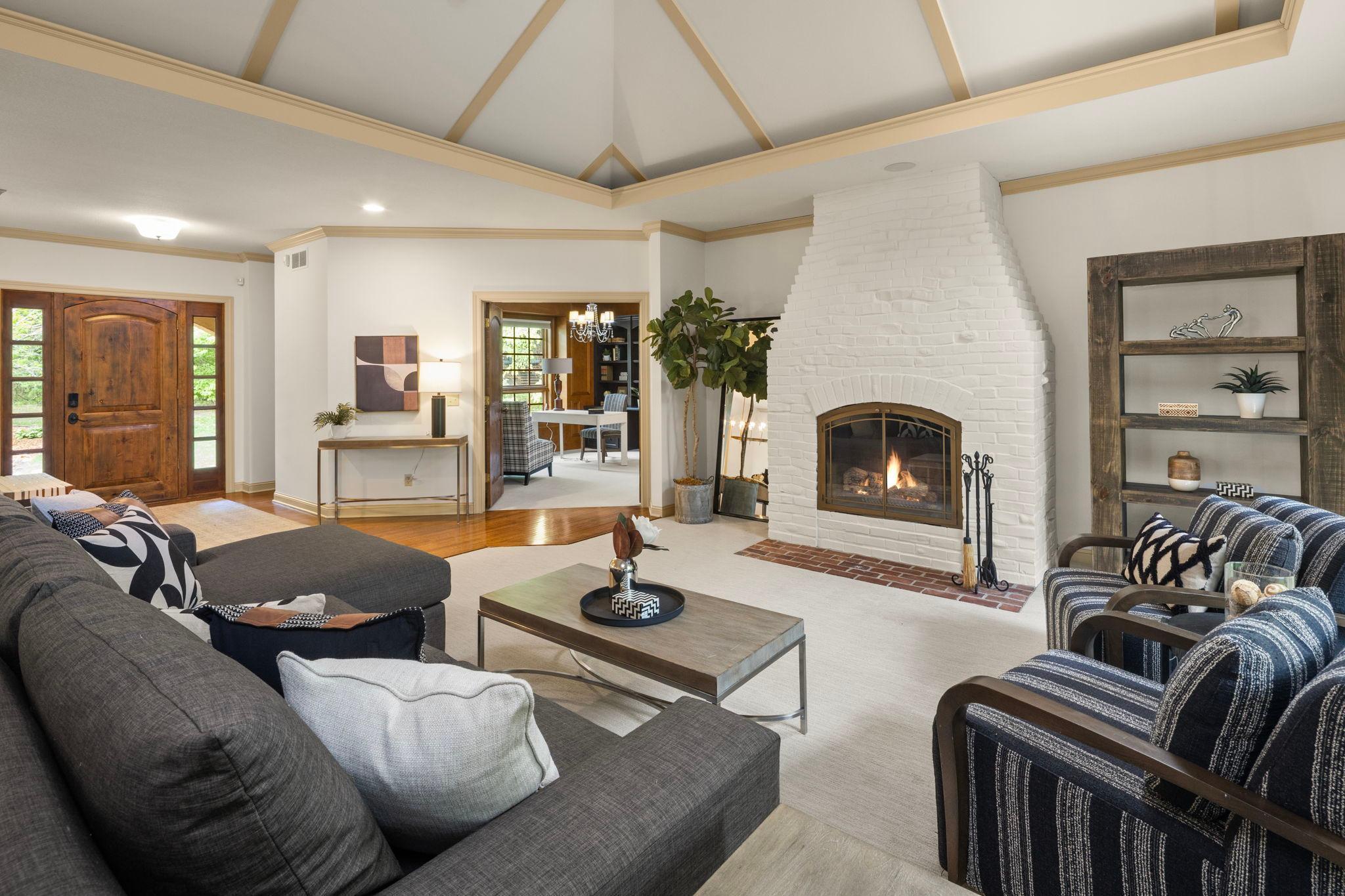 24155 Mary Lake Trail