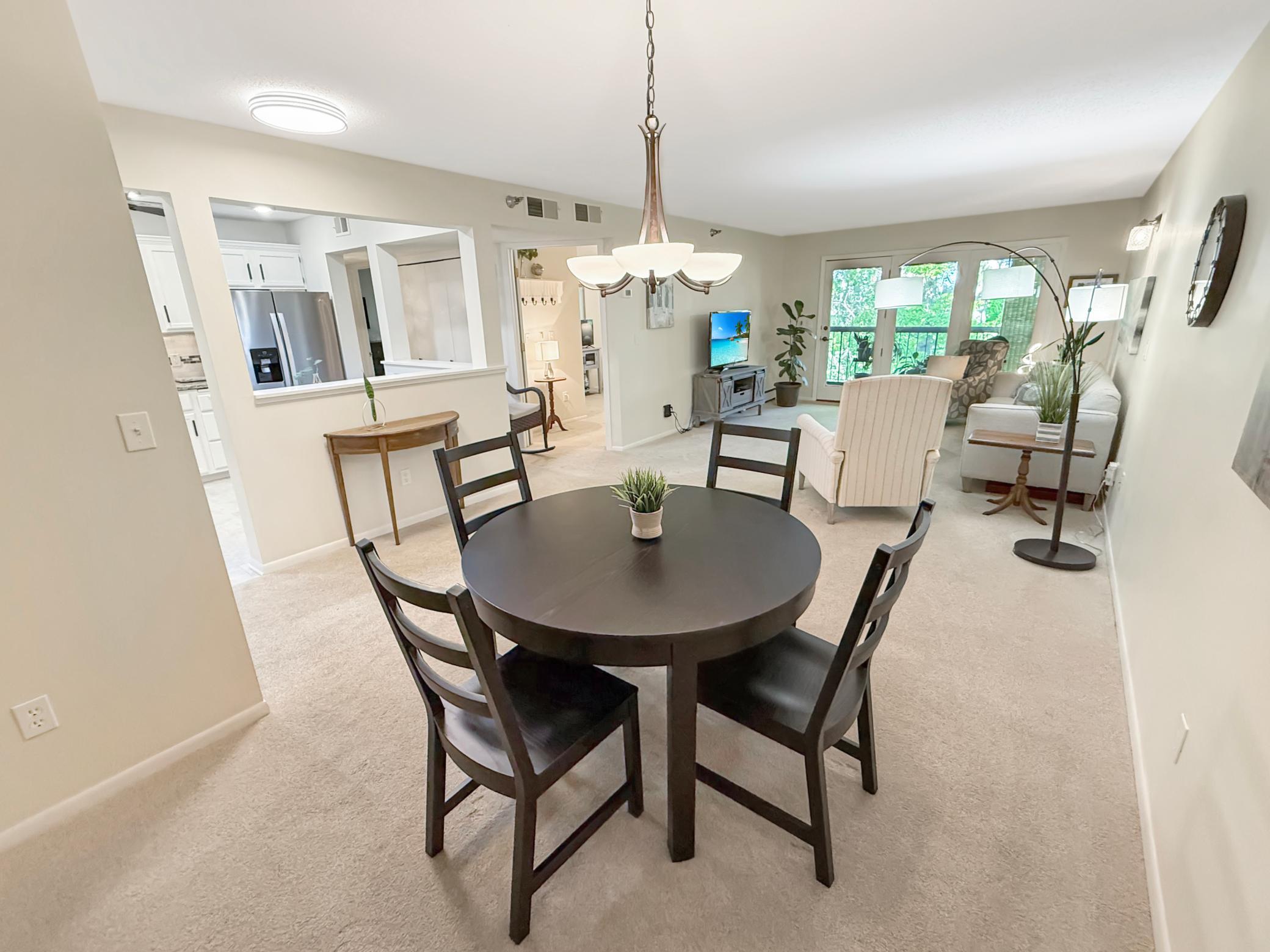 6085 Rowland Road Unit: 207