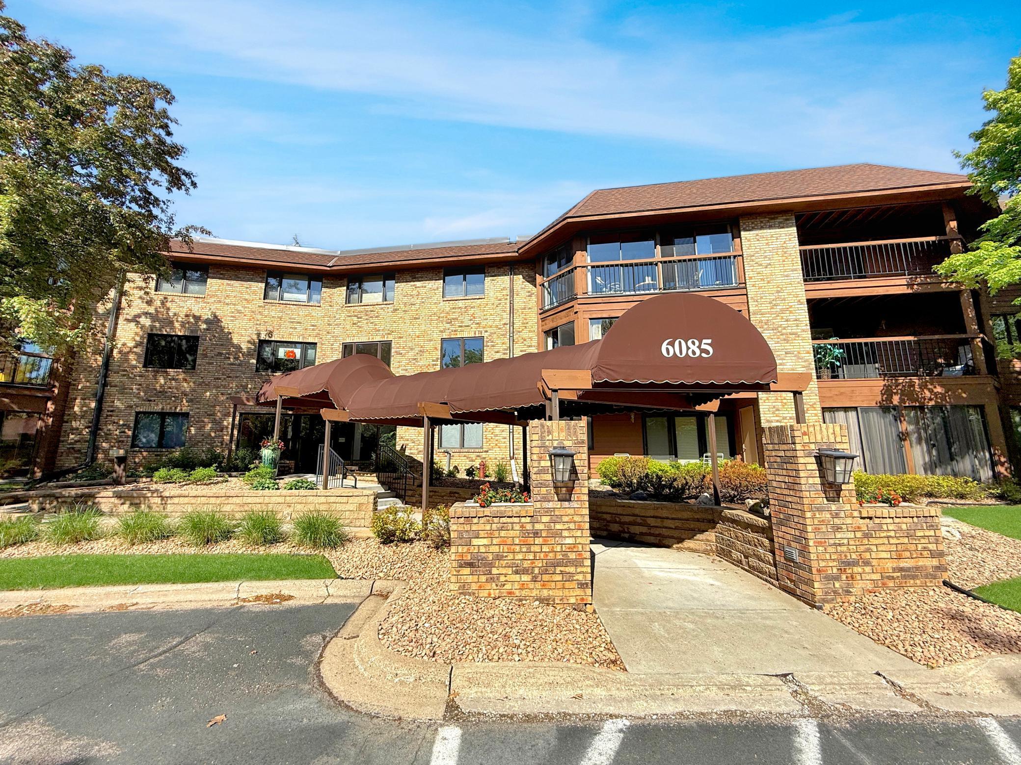 6085 Rowland Road Unit: 207