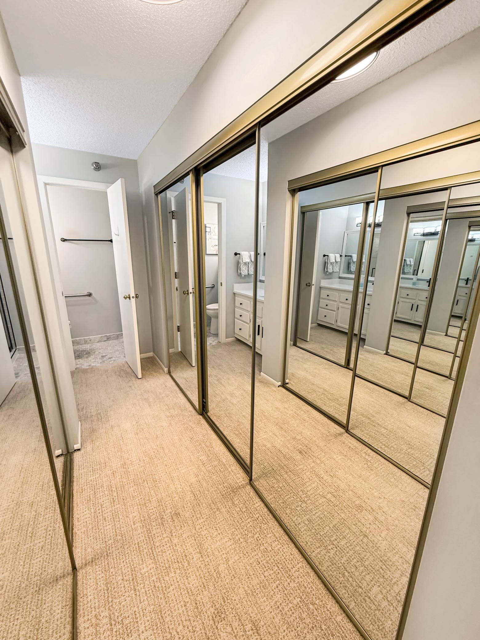 6085 Rowland Road Unit: 207