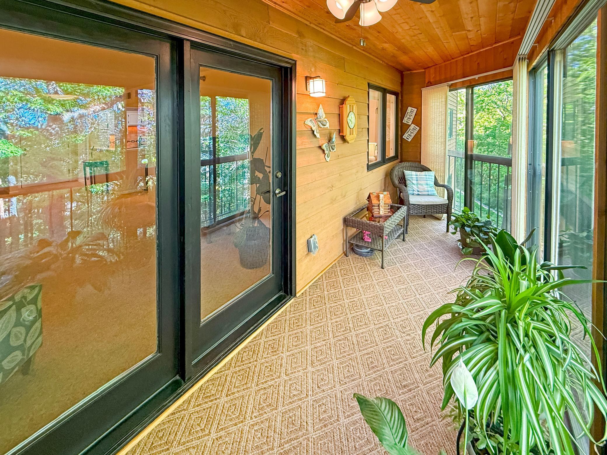 6085 Rowland Road Unit: 207