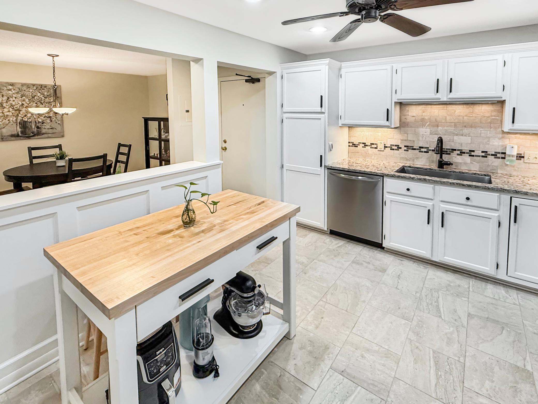 6085 Rowland Road Unit: 207