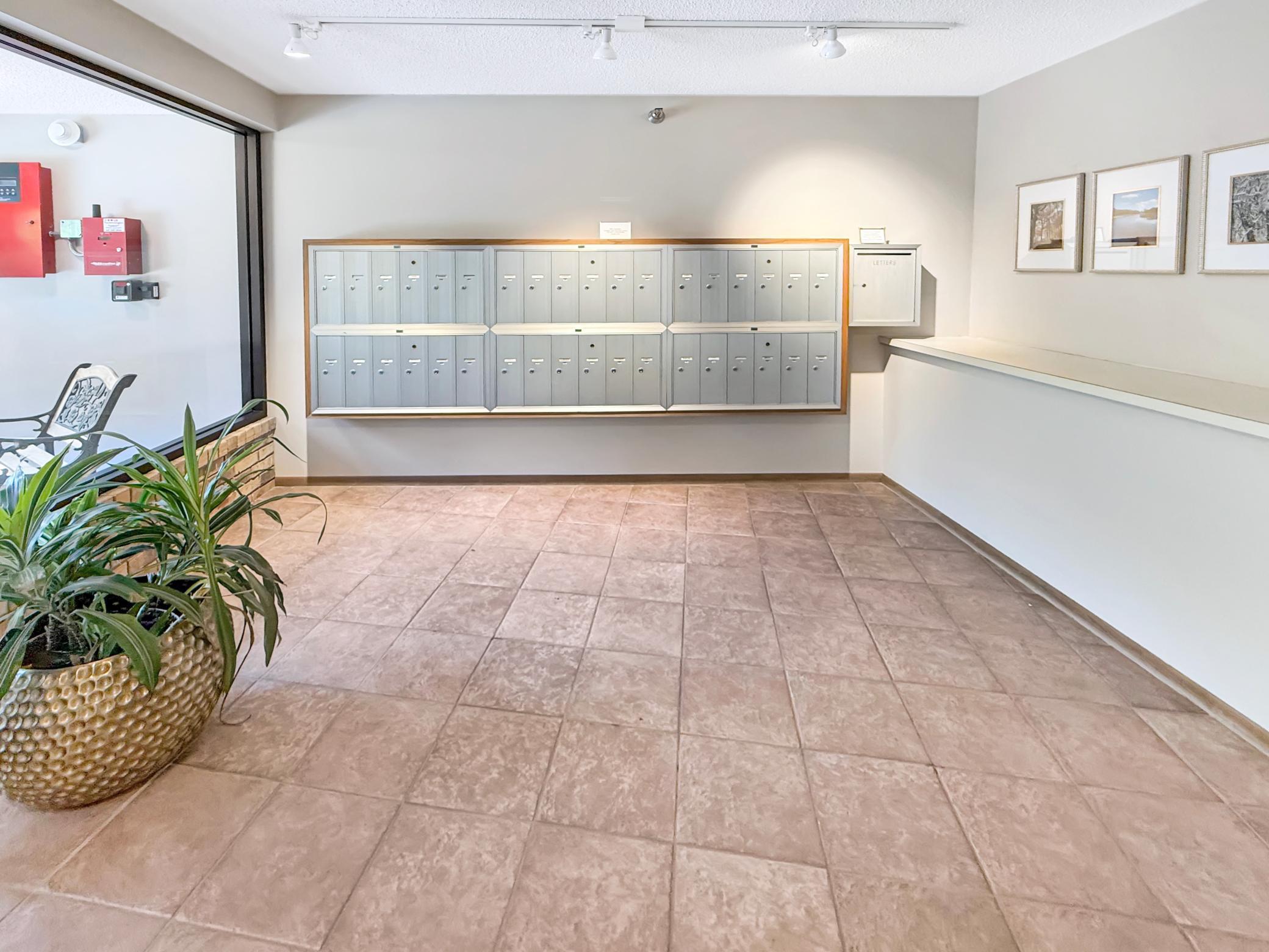 6085 Rowland Road Unit: 207