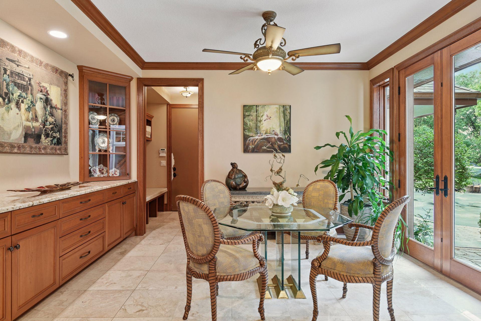 1910 Shoreline Drive