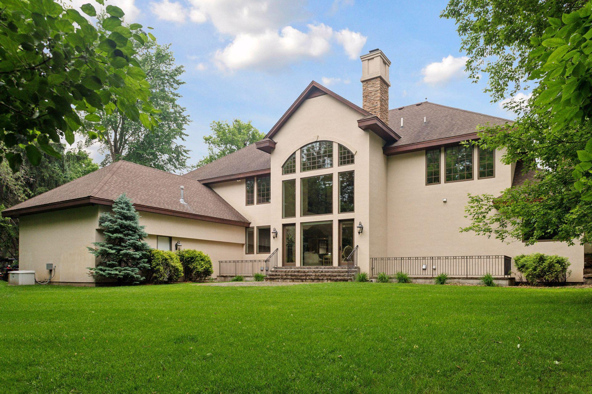 1910 Shoreline Drive