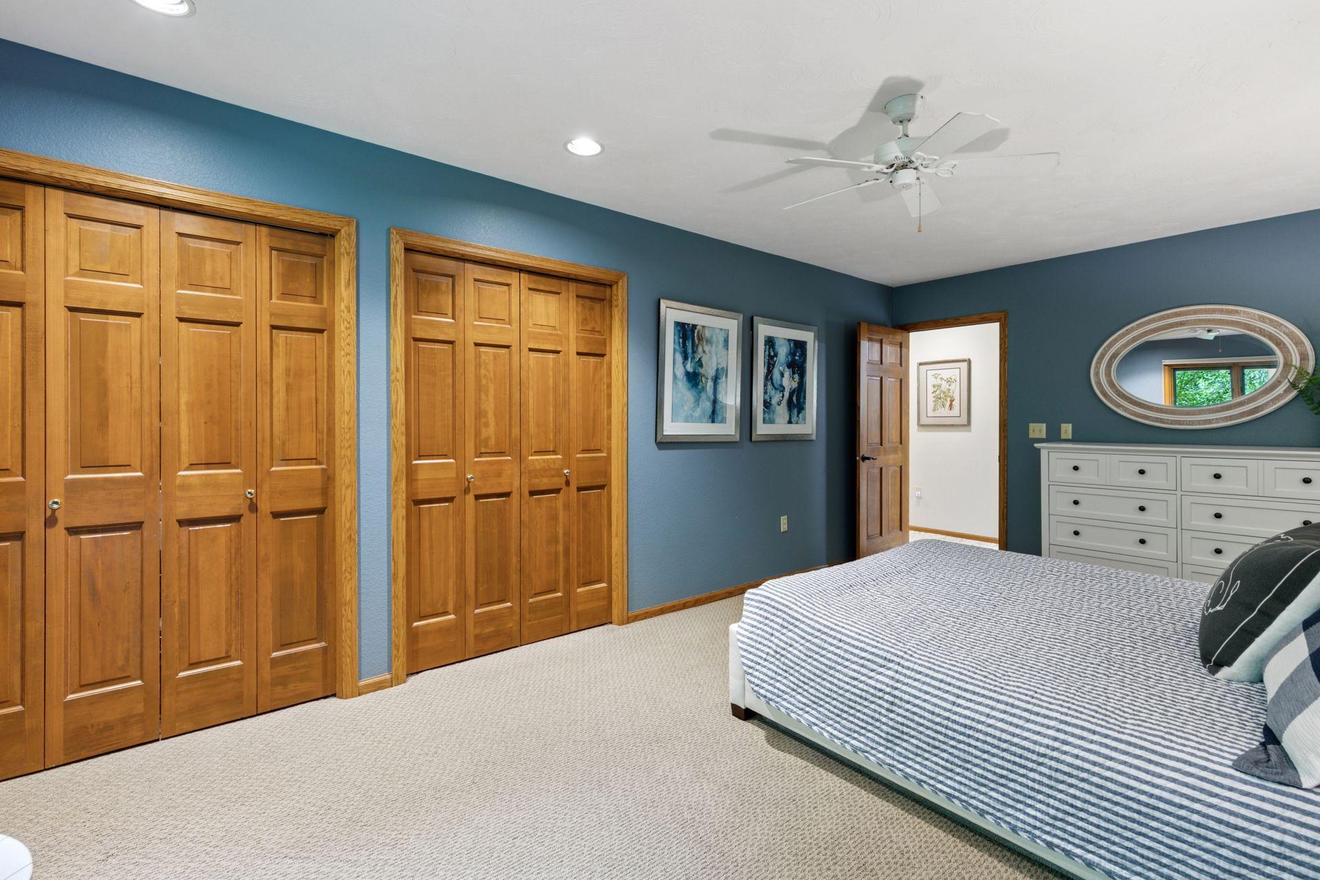 1405 W Farm Road