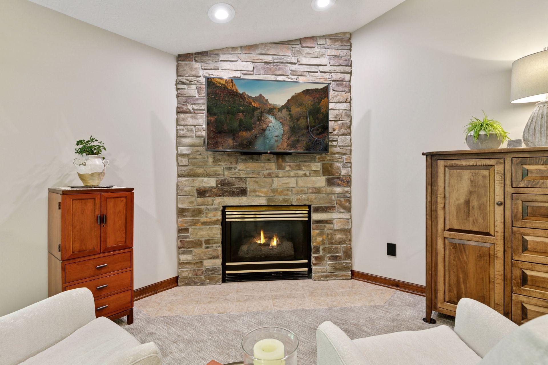 1405 W Farm Road