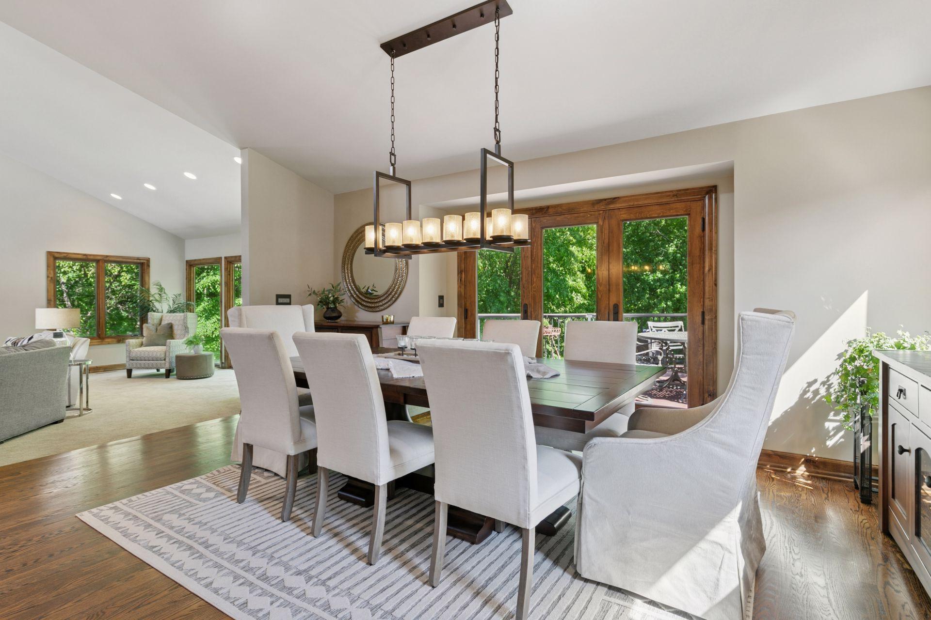 1405 W Farm Road