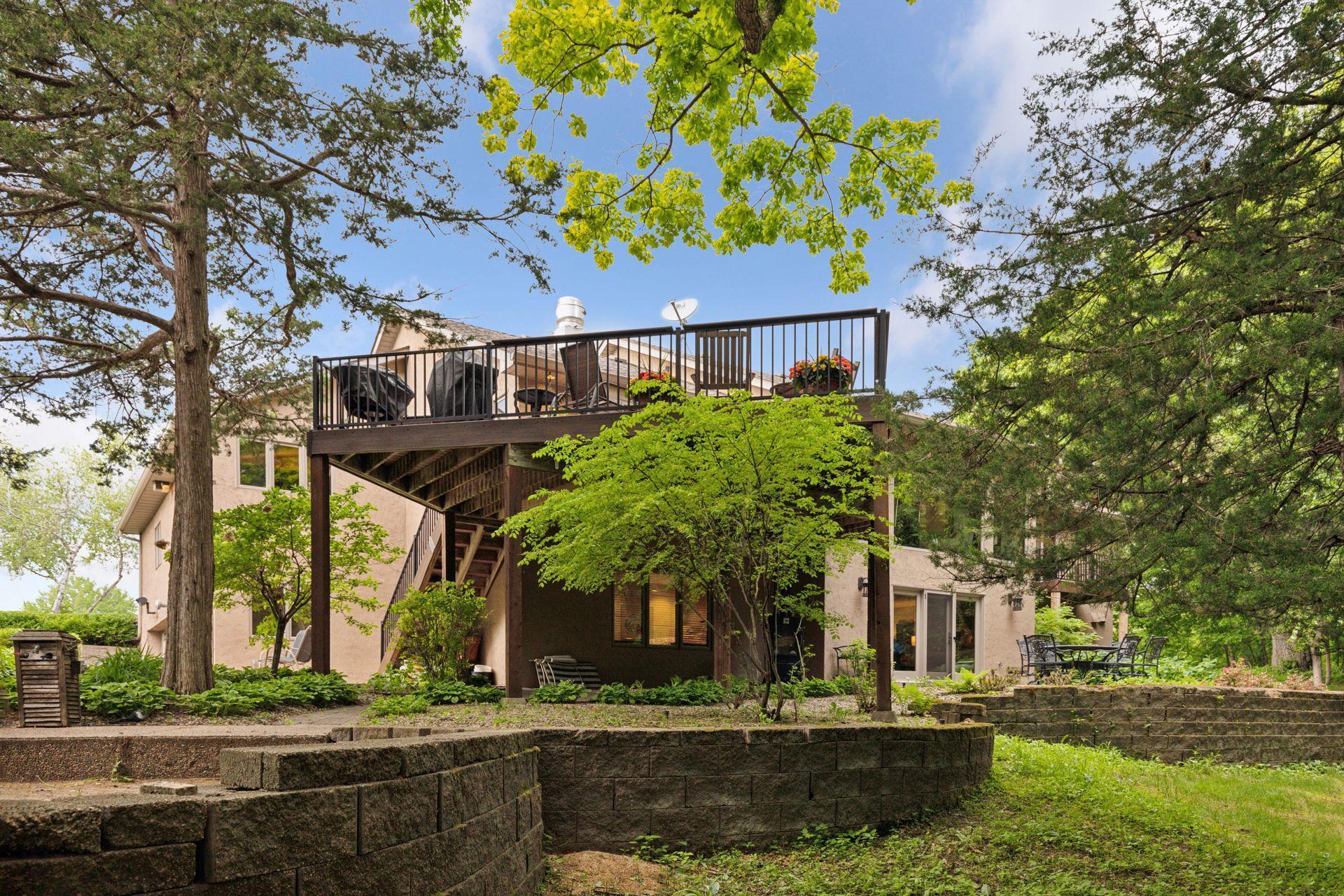 1405 W Farm Road