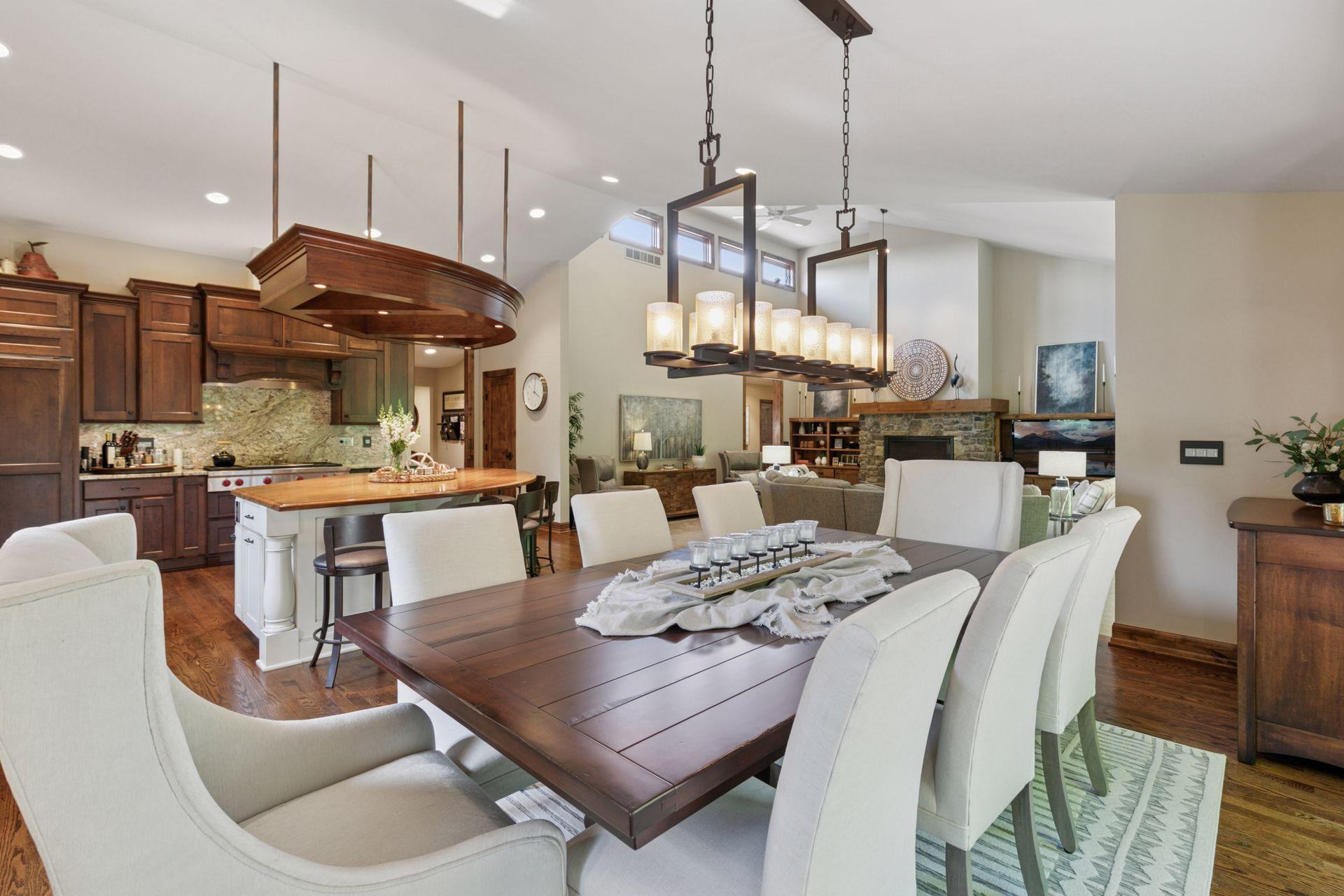 1405 W Farm Road