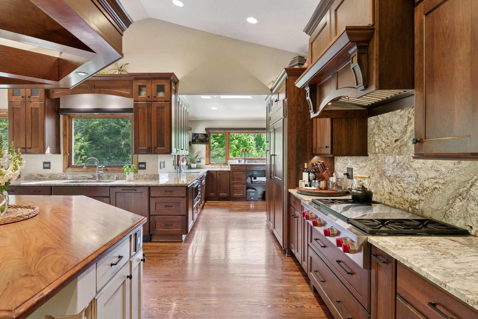 1405 W Farm Road