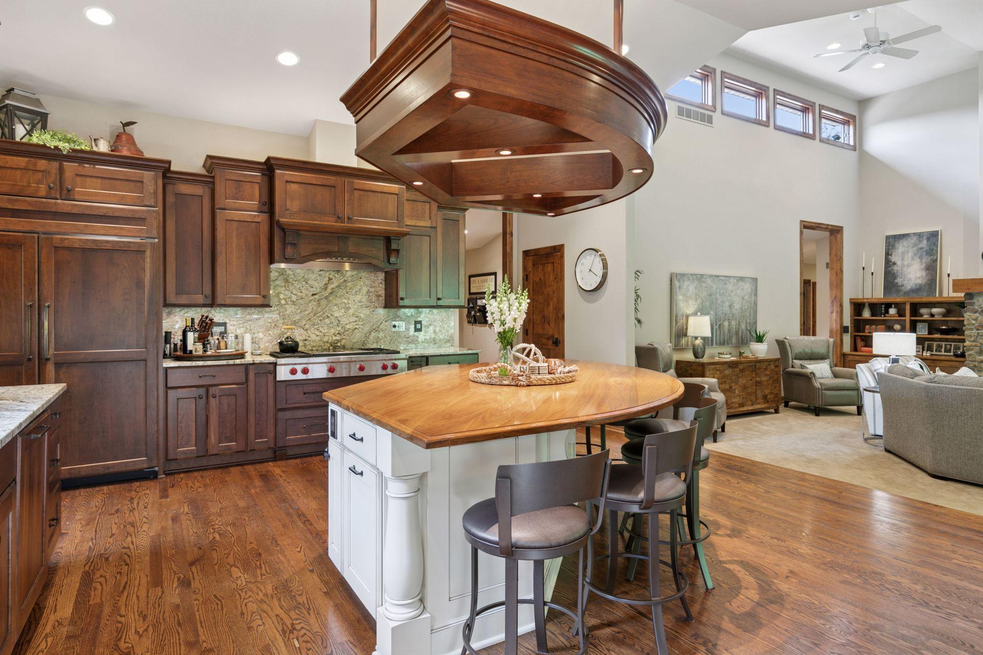 1405 W Farm Road