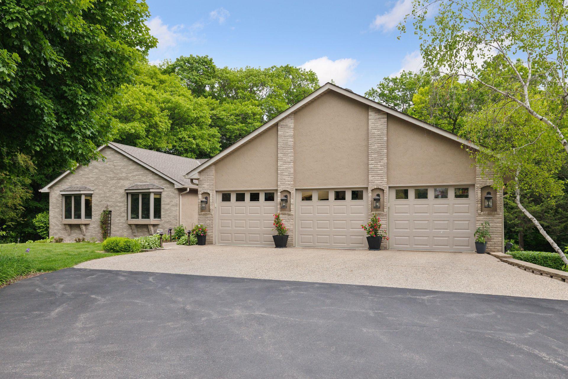1405 W Farm Road