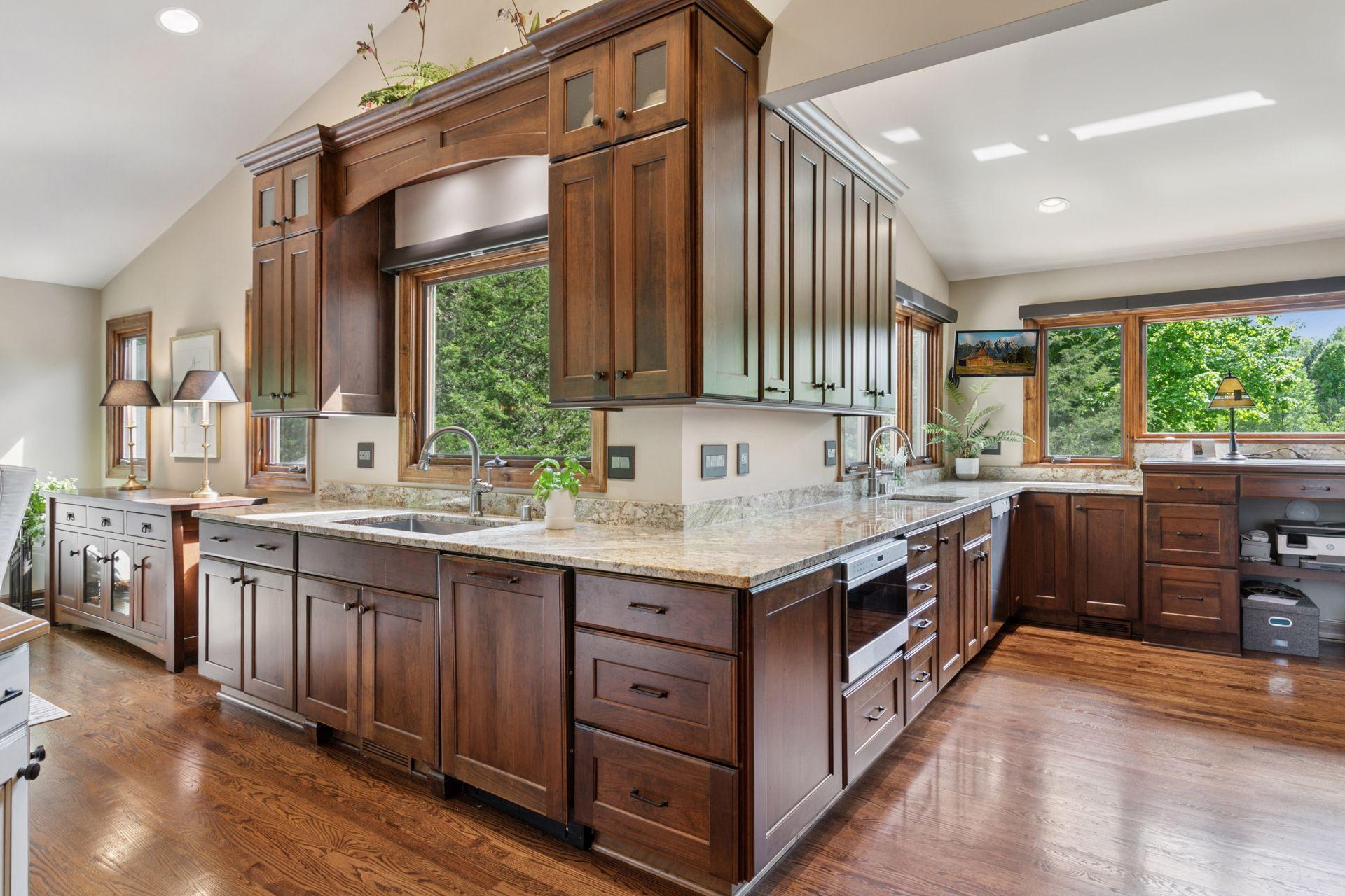 1405 W Farm Road