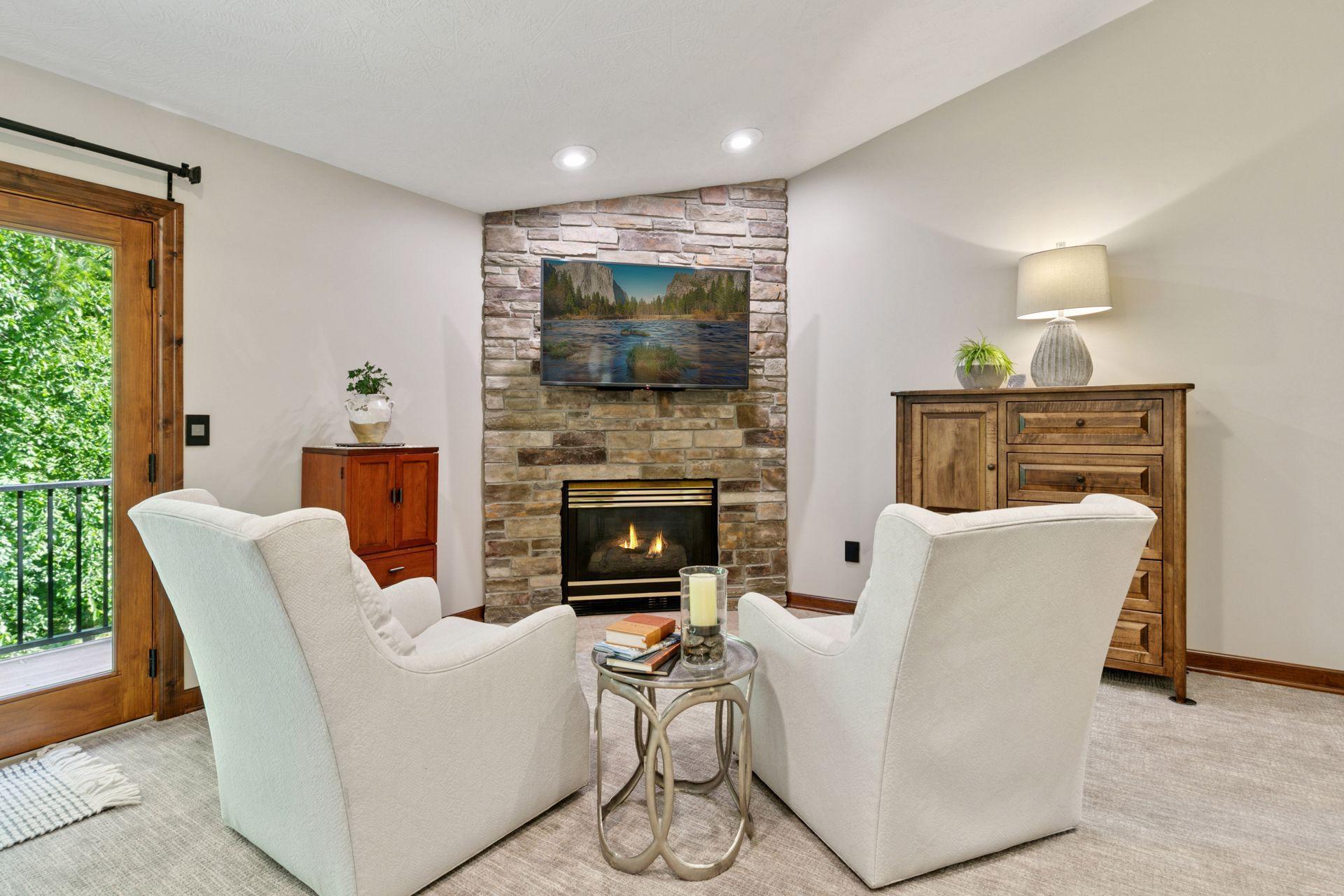 1405 W Farm Road