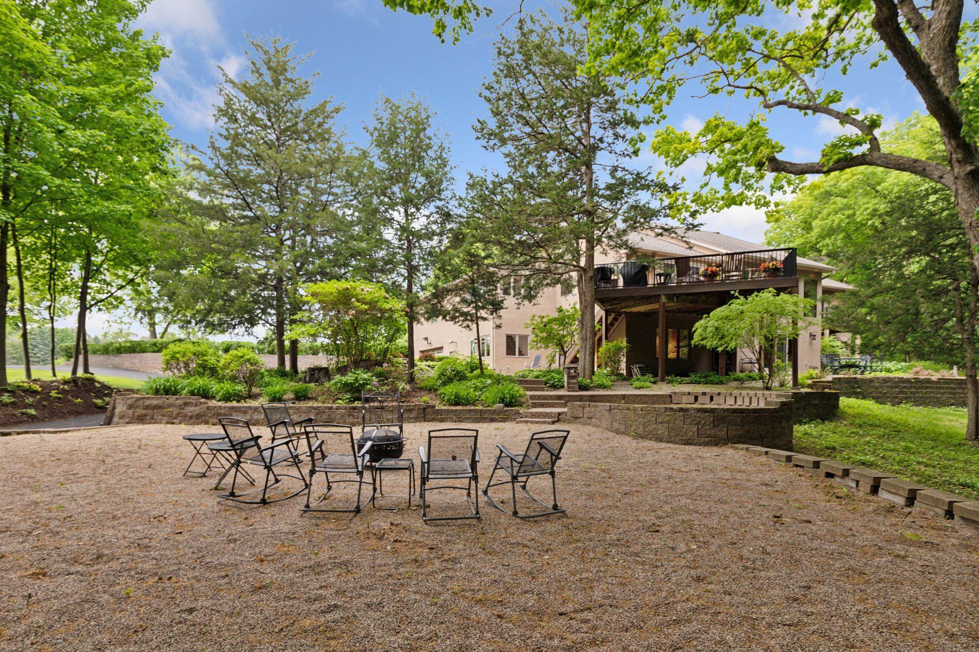 1405 W Farm Road