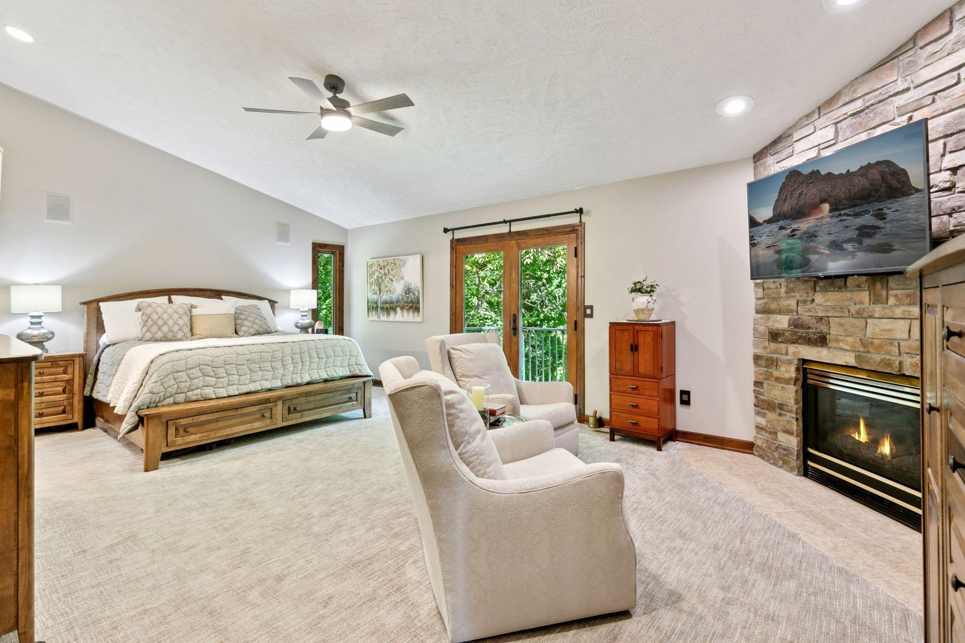 1405 W Farm Road