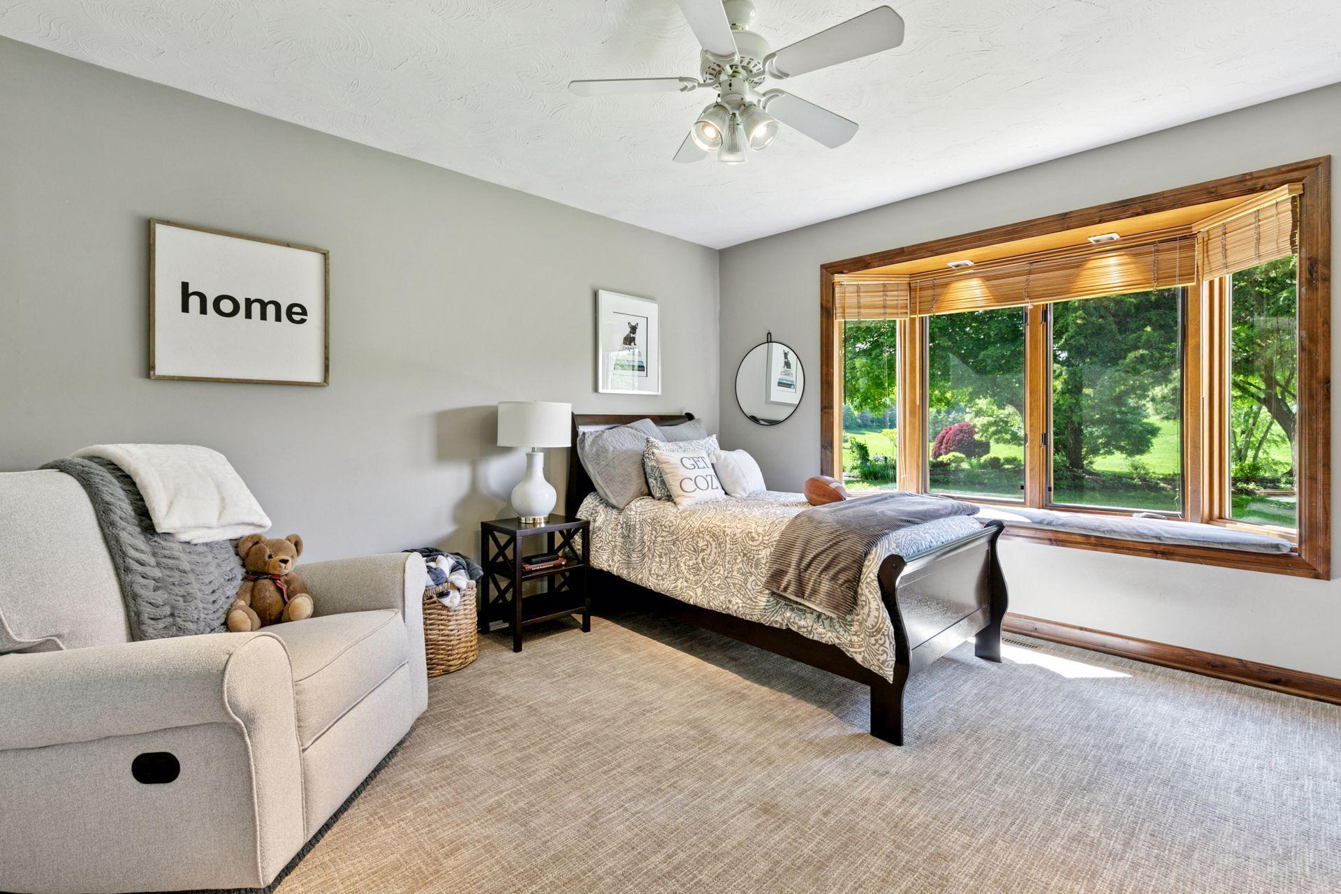 1405 W Farm Road