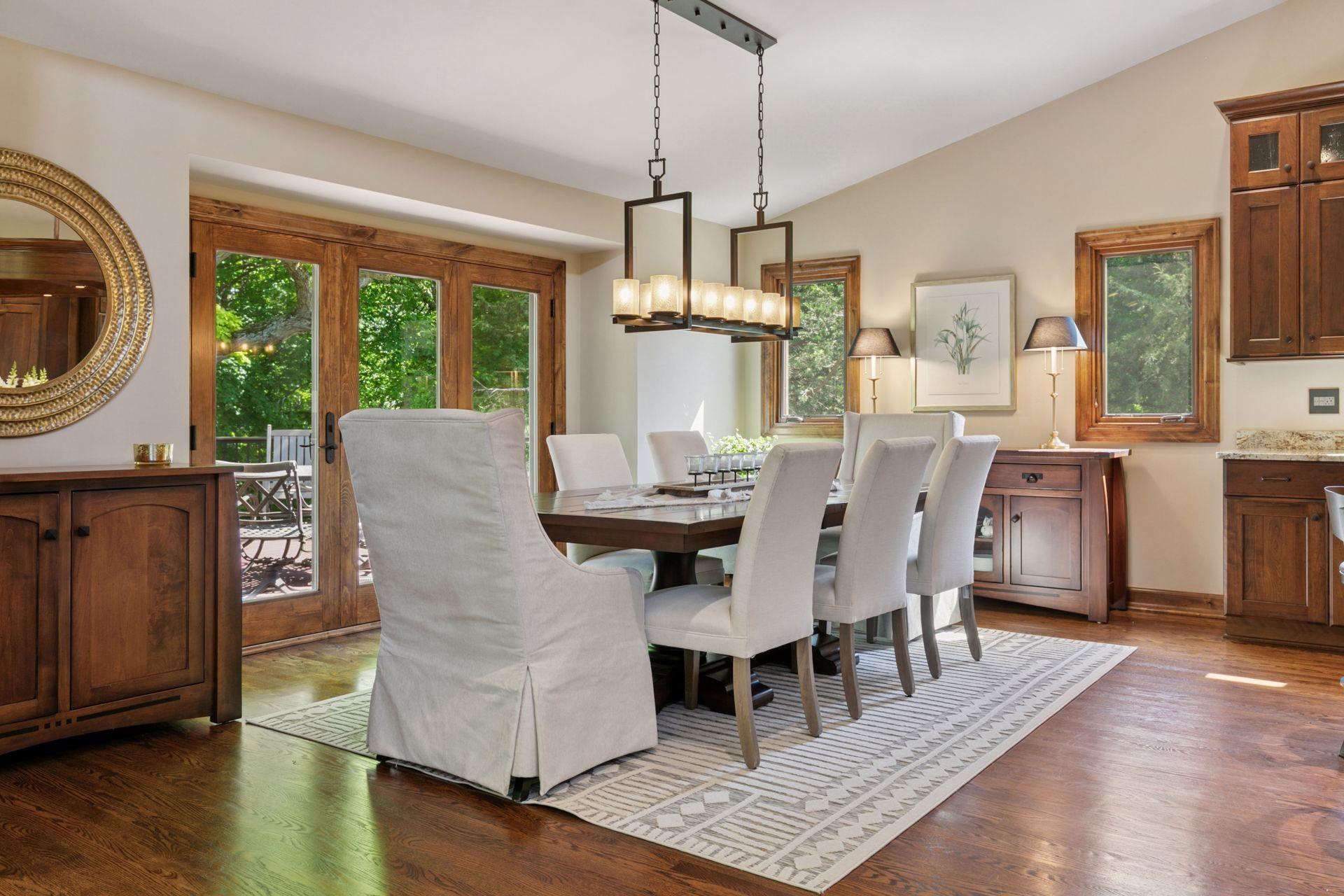 1405 W Farm Road