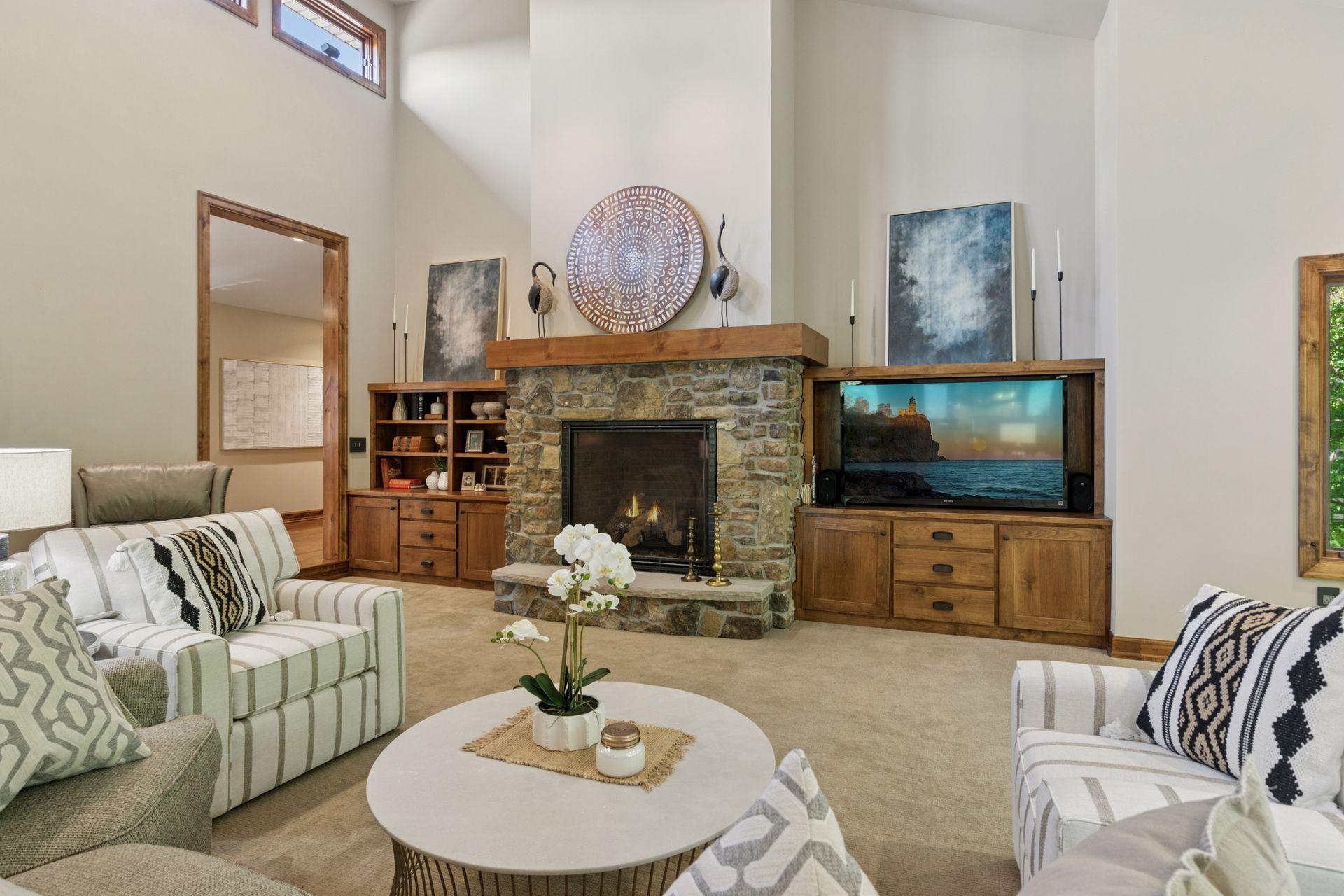1405 W Farm Road