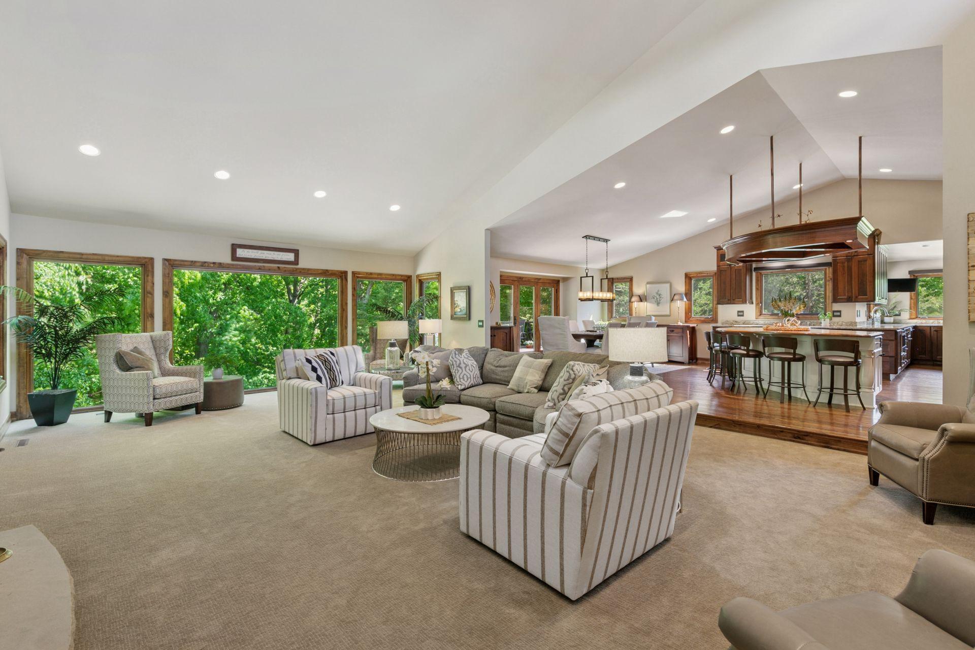 1405 W Farm Road