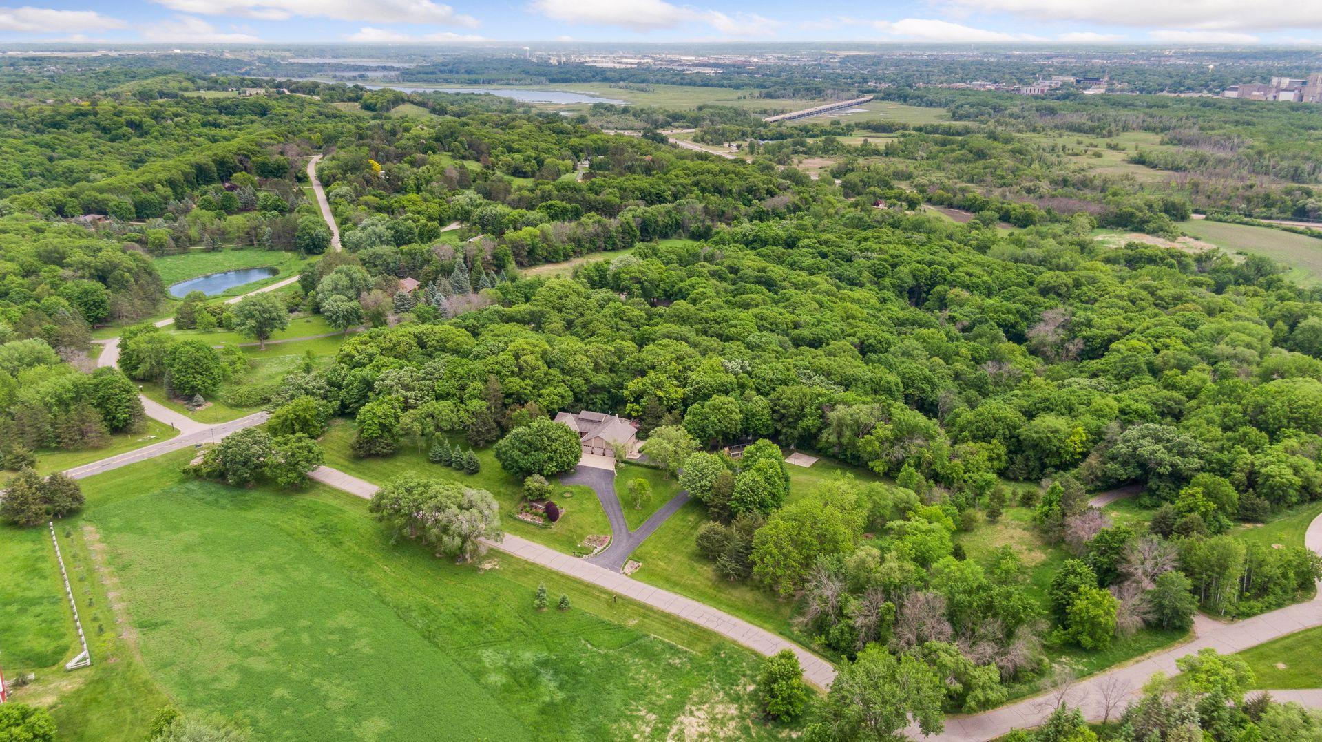 1405 W Farm Road