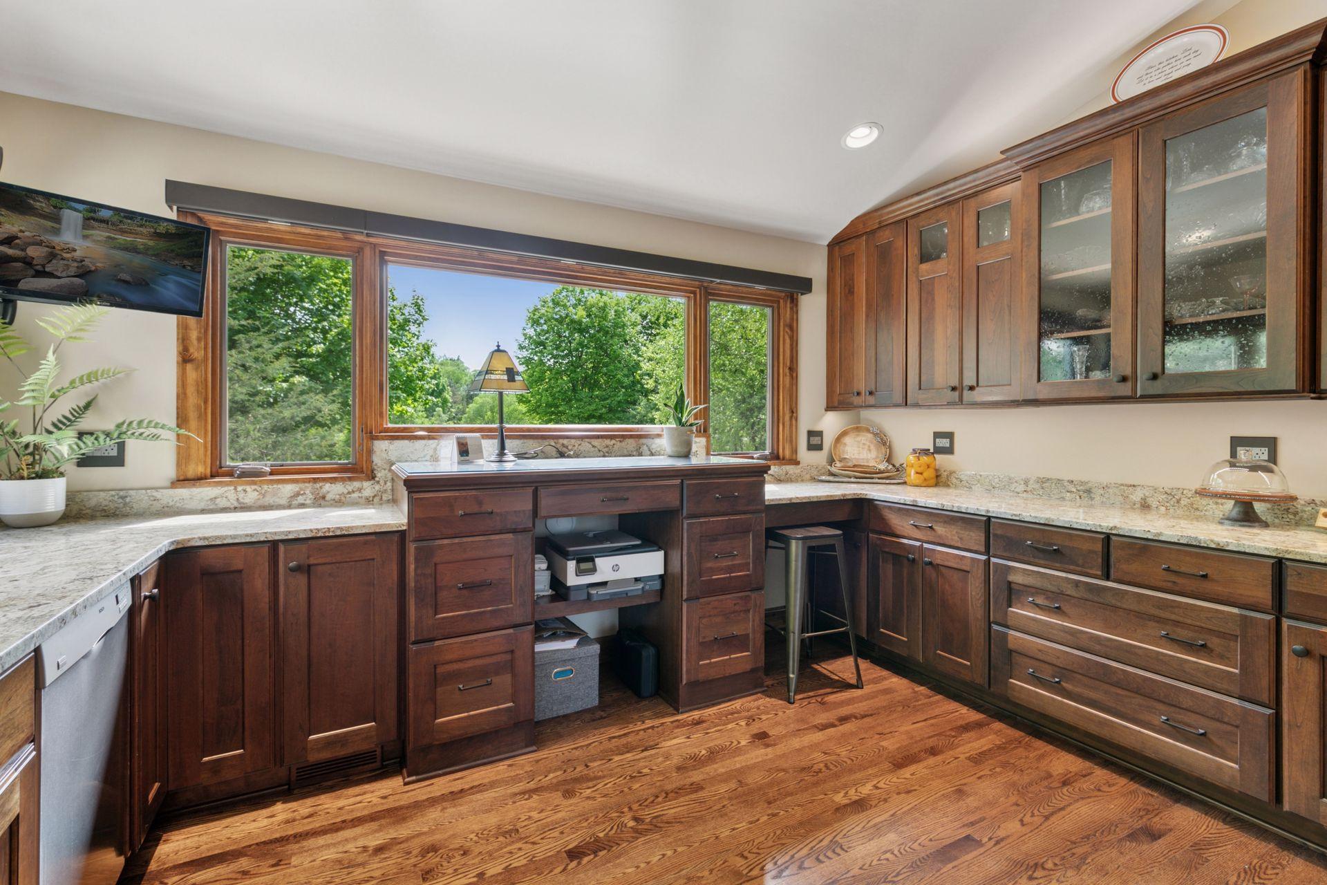 1405 W Farm Road
